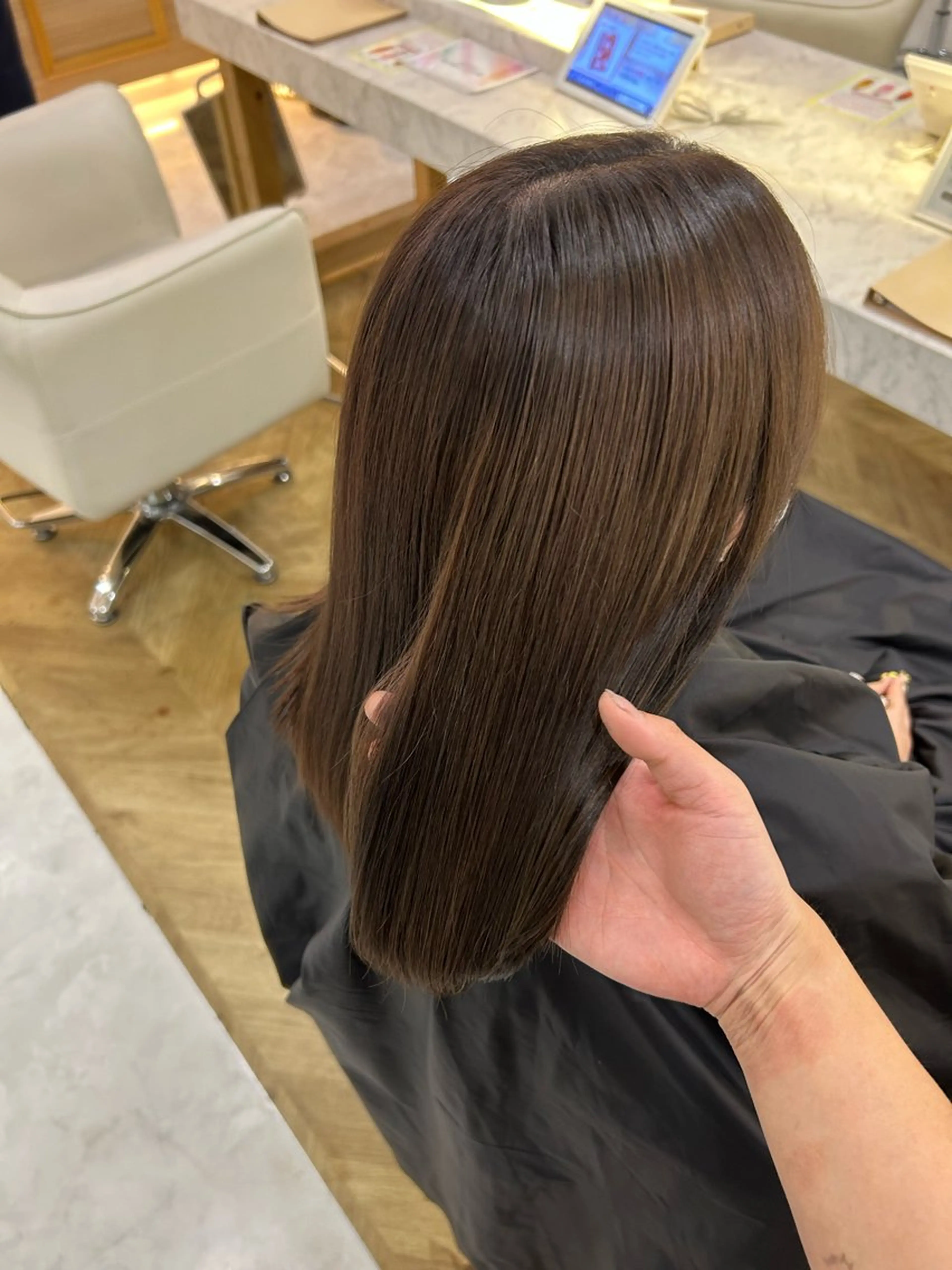 ミディアム 飯嶋 萌のヘアスタイル