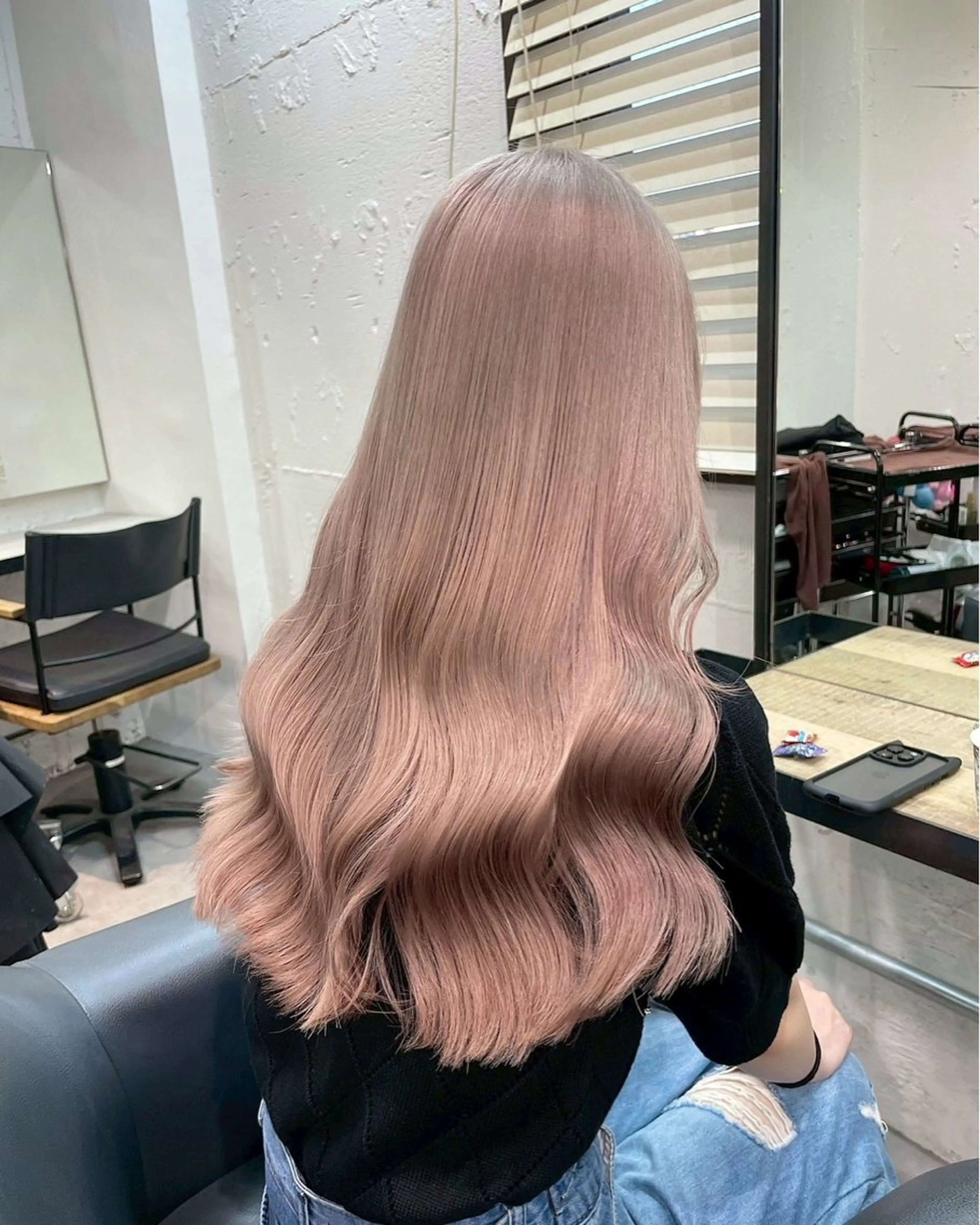 ロング カラー ブリーチ 透明感カラー ハイトーンカラー ヘアカラー ハイトーンカラー💞 くるみ🎀のヘアスタイル