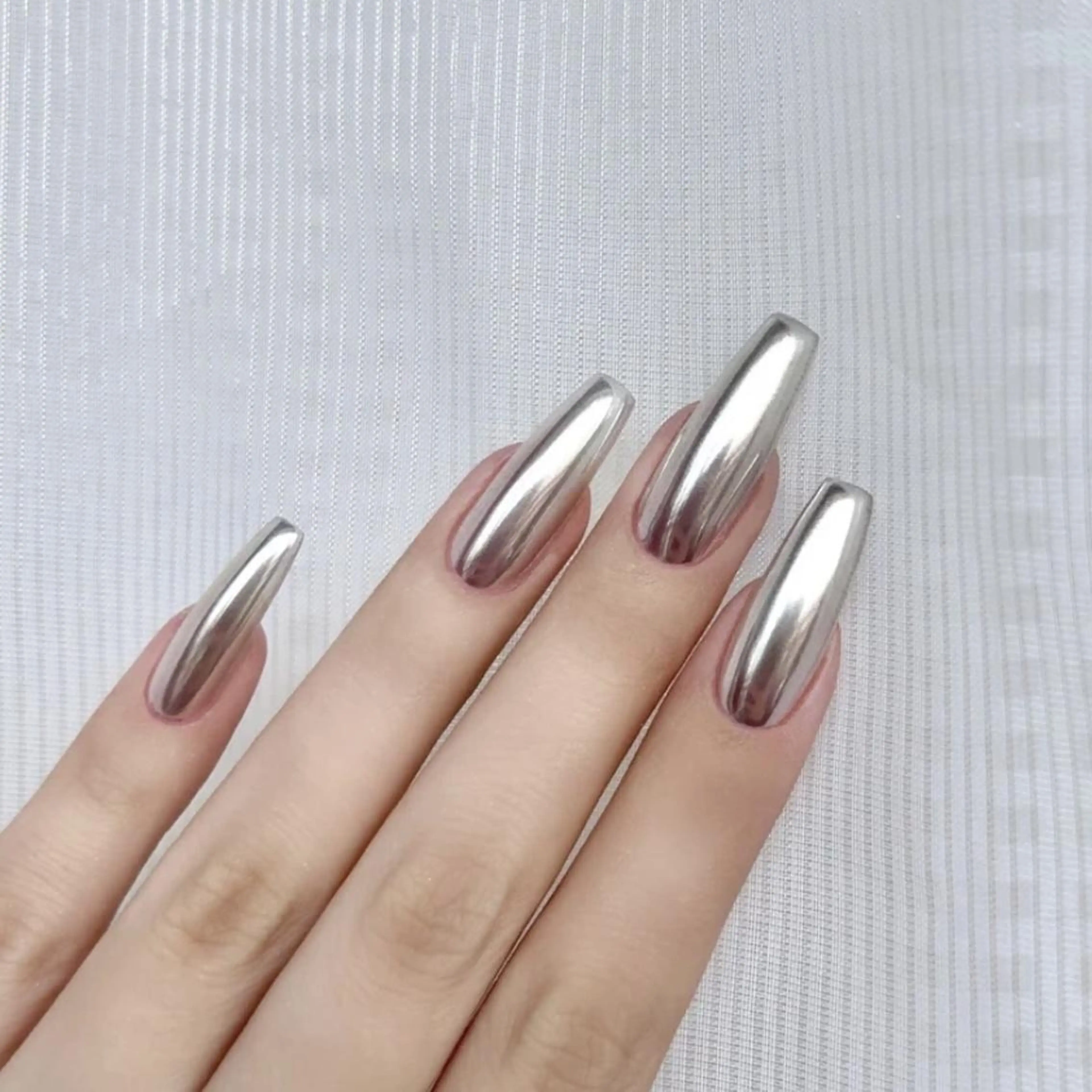 ネイル ミラーネイル ハンドネイル DIAMOND 💅のネイルデザイン