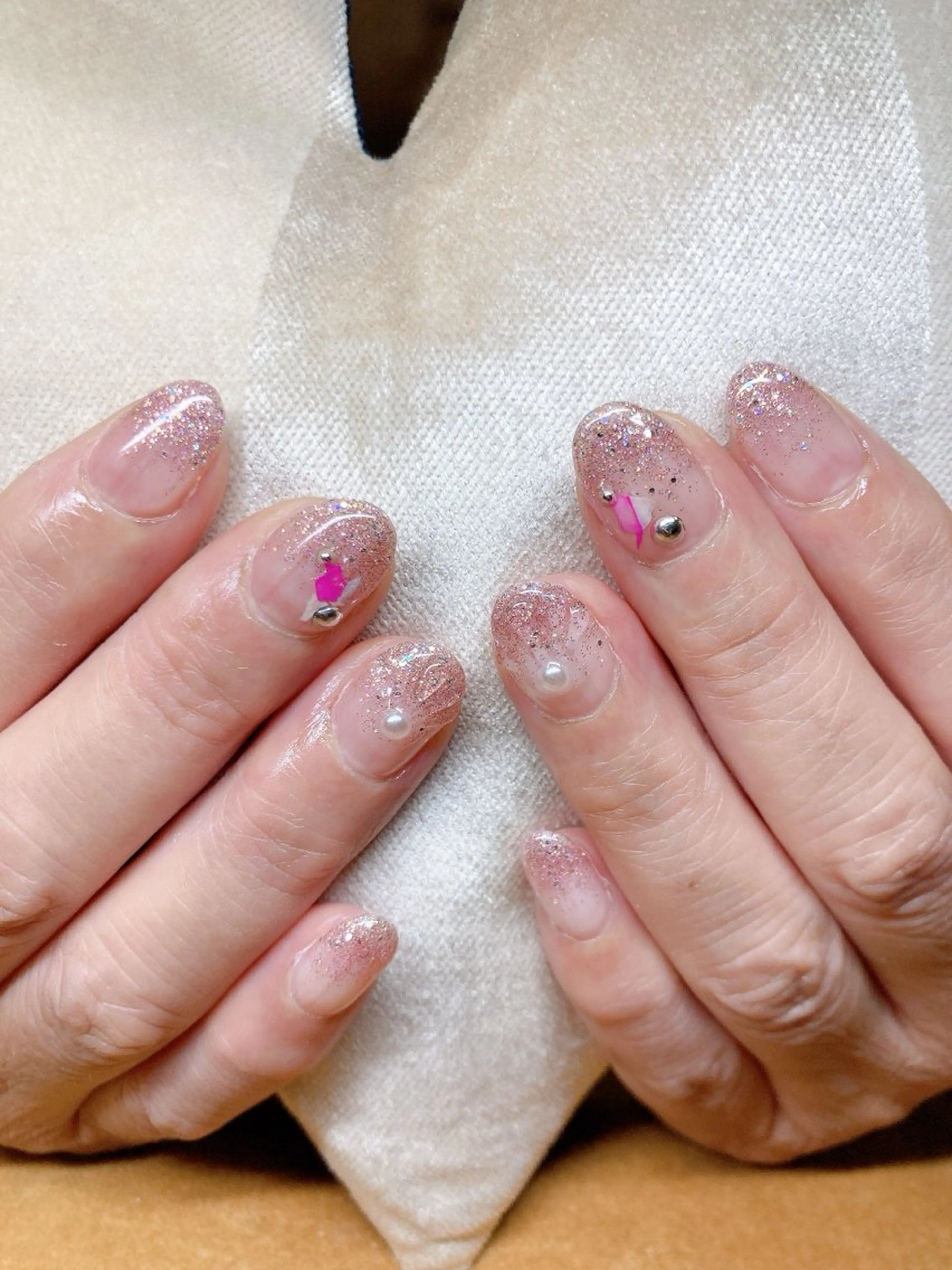 ネイル ECLAT エクラ所属・寺山 千鶴のネイルデザイン