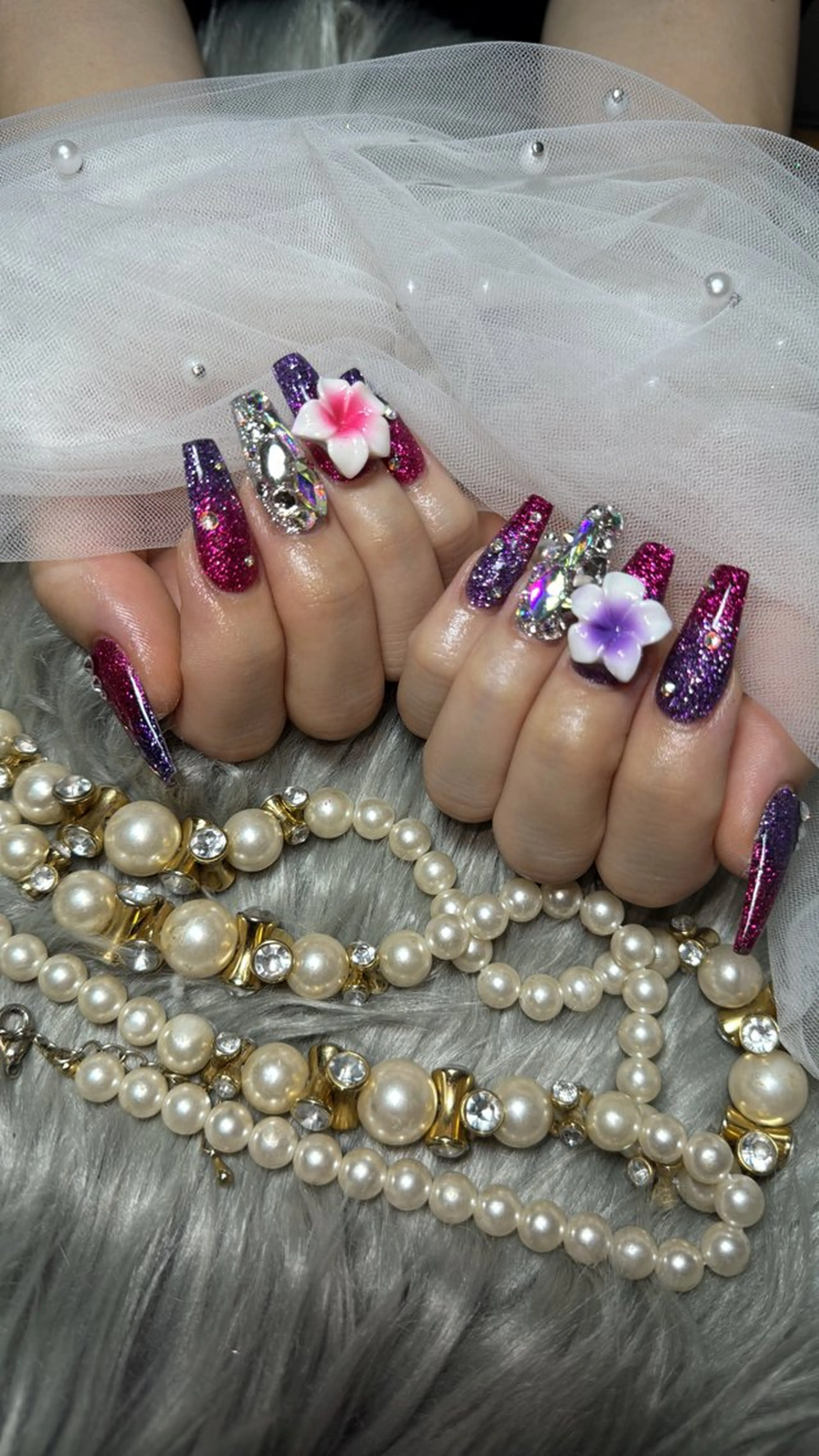 ネイル ミディアムネイル スカルプネイル ハンドネイル feel ♡︎ remiのネイルデザイン