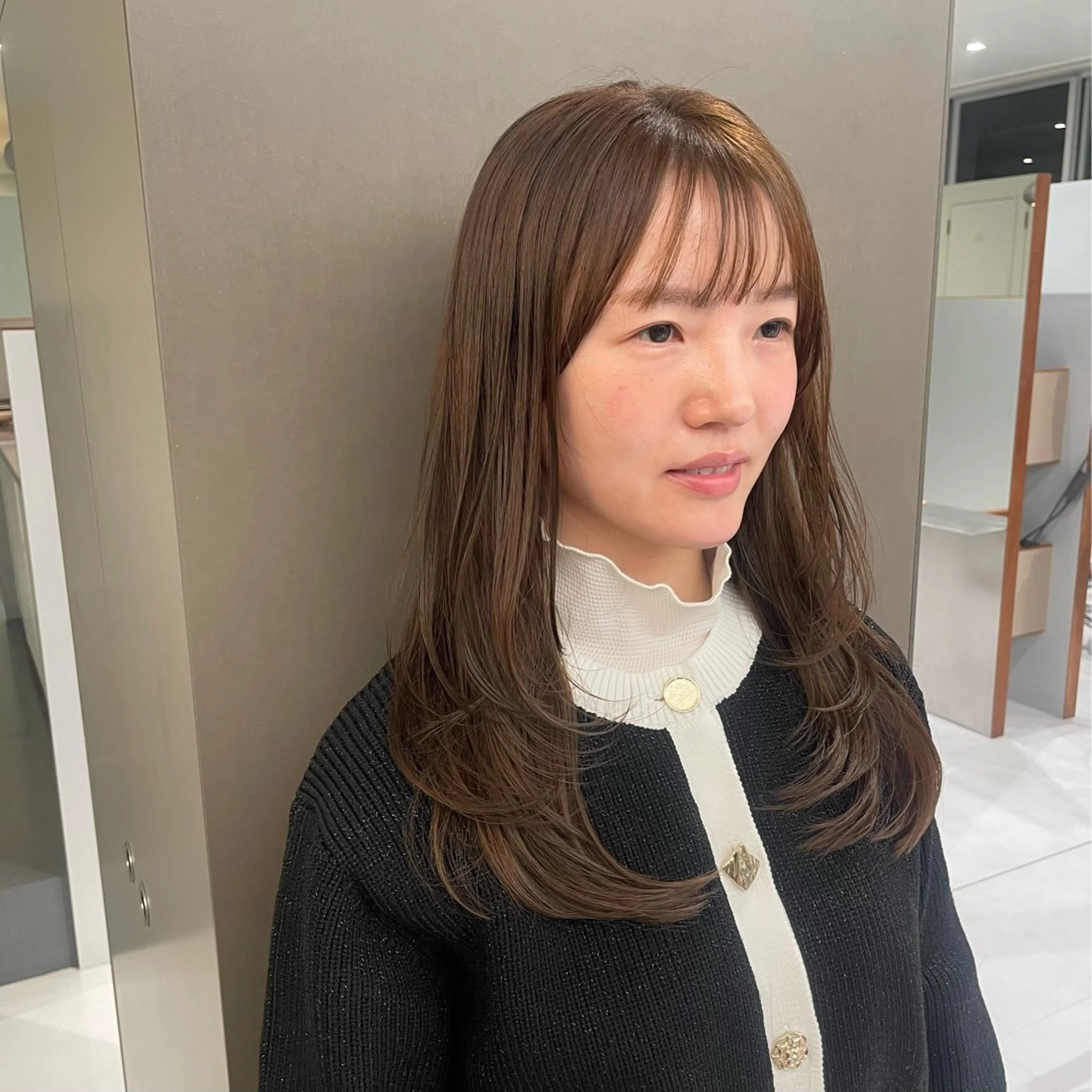 ロング カラー ベージュカラー ブリーチ 透明感カラー ダブルカラー シアーベージュ ヘアカラー トリートメント ブリーチ/レイヤー 🌻Mutsumiのヘアスタイル