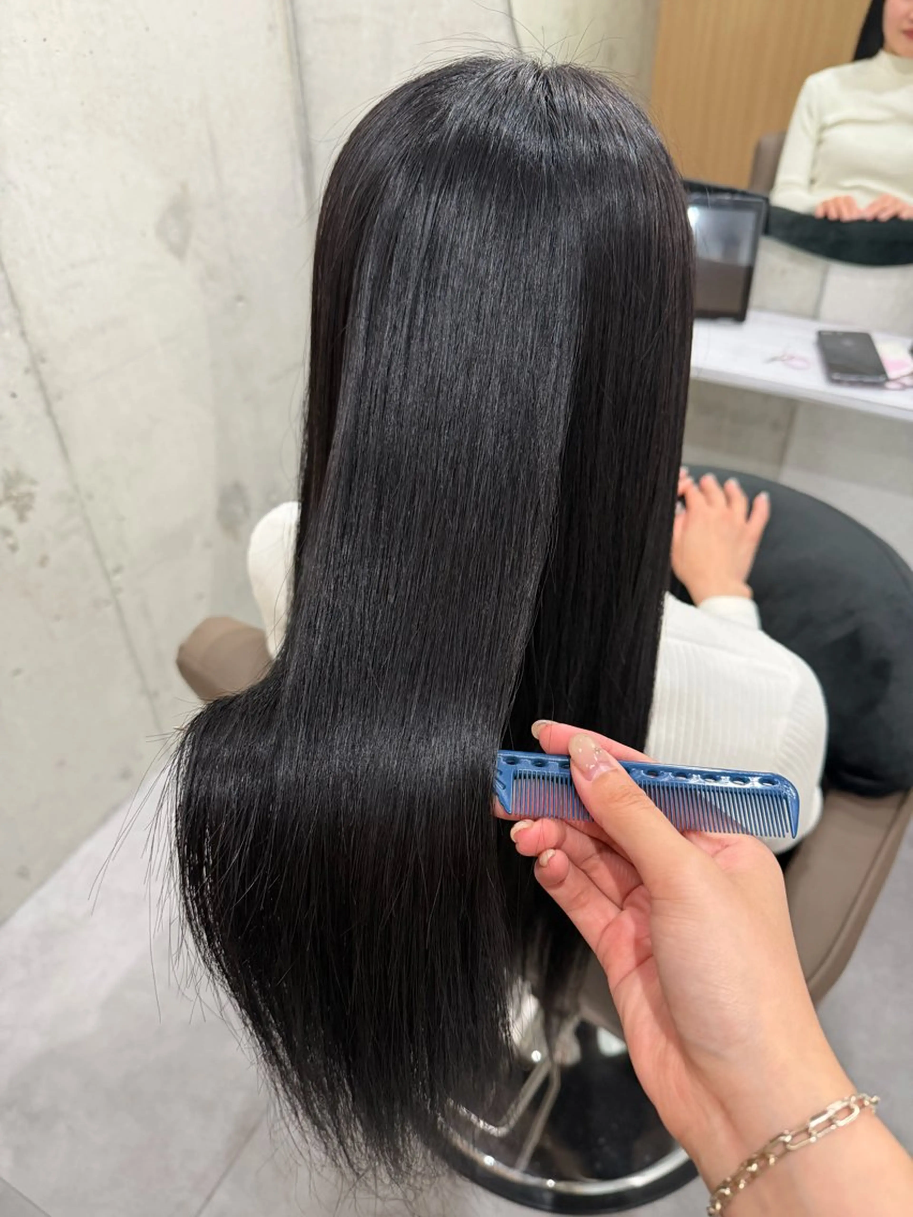 カット＋縮毛矯正＋髪質改善トリートメントの写真