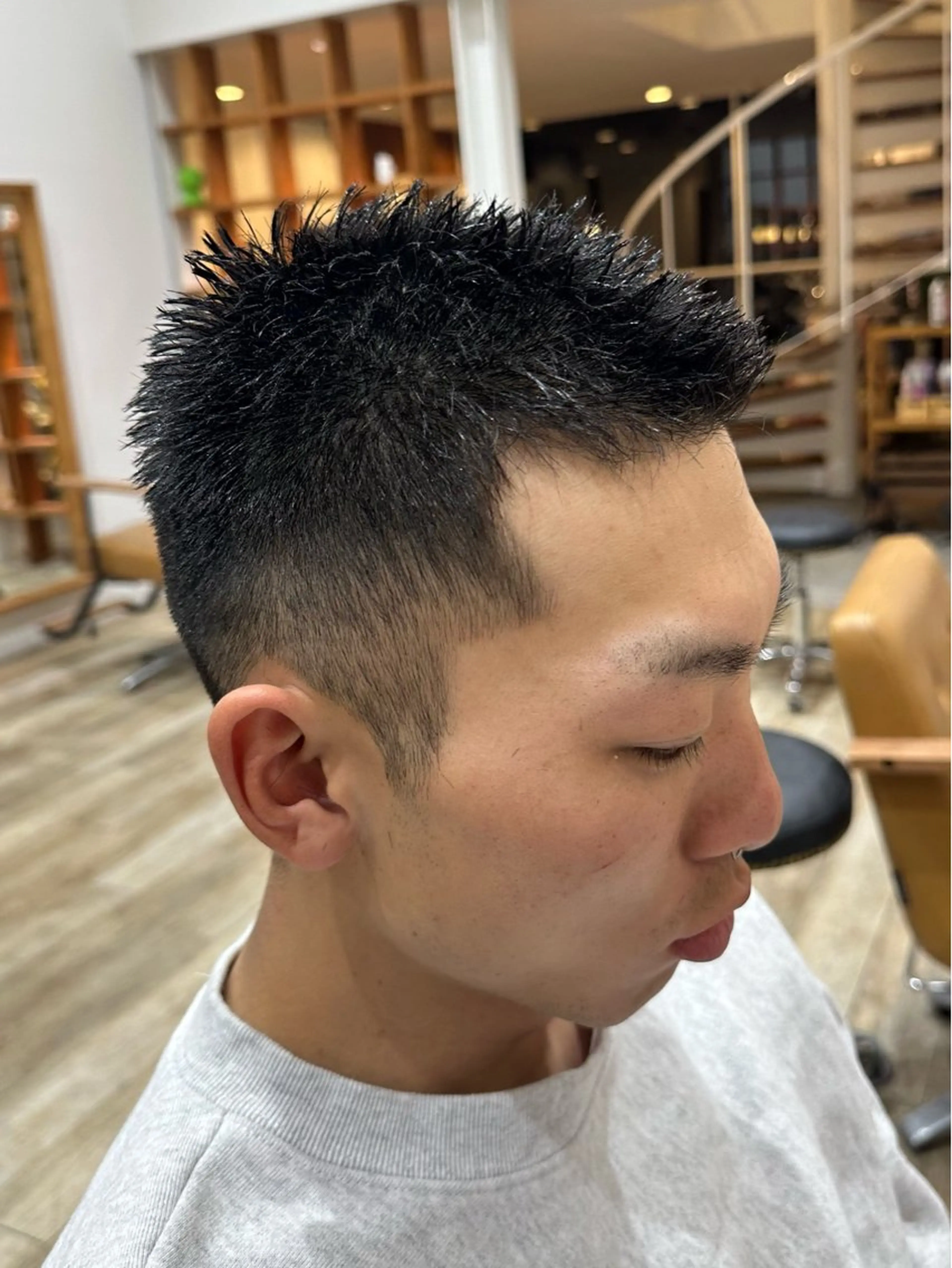 ショート メンズ メンズブリーチ センターパート フェードカット メンズハイライト カルマパーマ カット peakshair所属・髪質改善/メンズパ ーマ𝒀𝑼𝑻𝑶のヘアスタイル