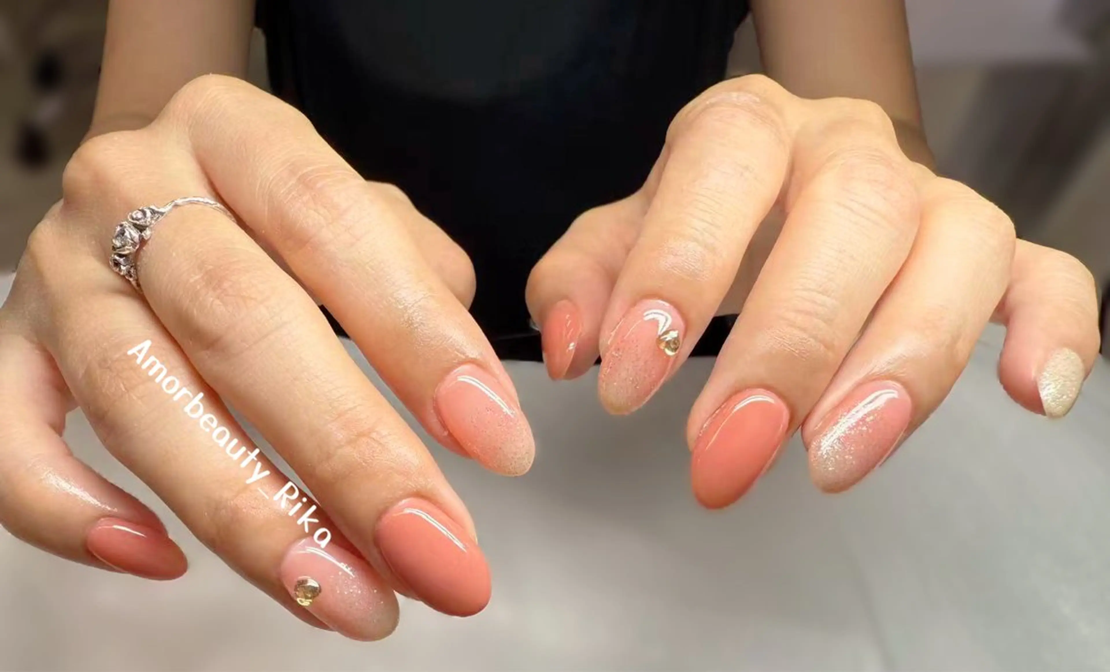 ネイル Kaka_ パラジェル、長さだしのネイルデザイン