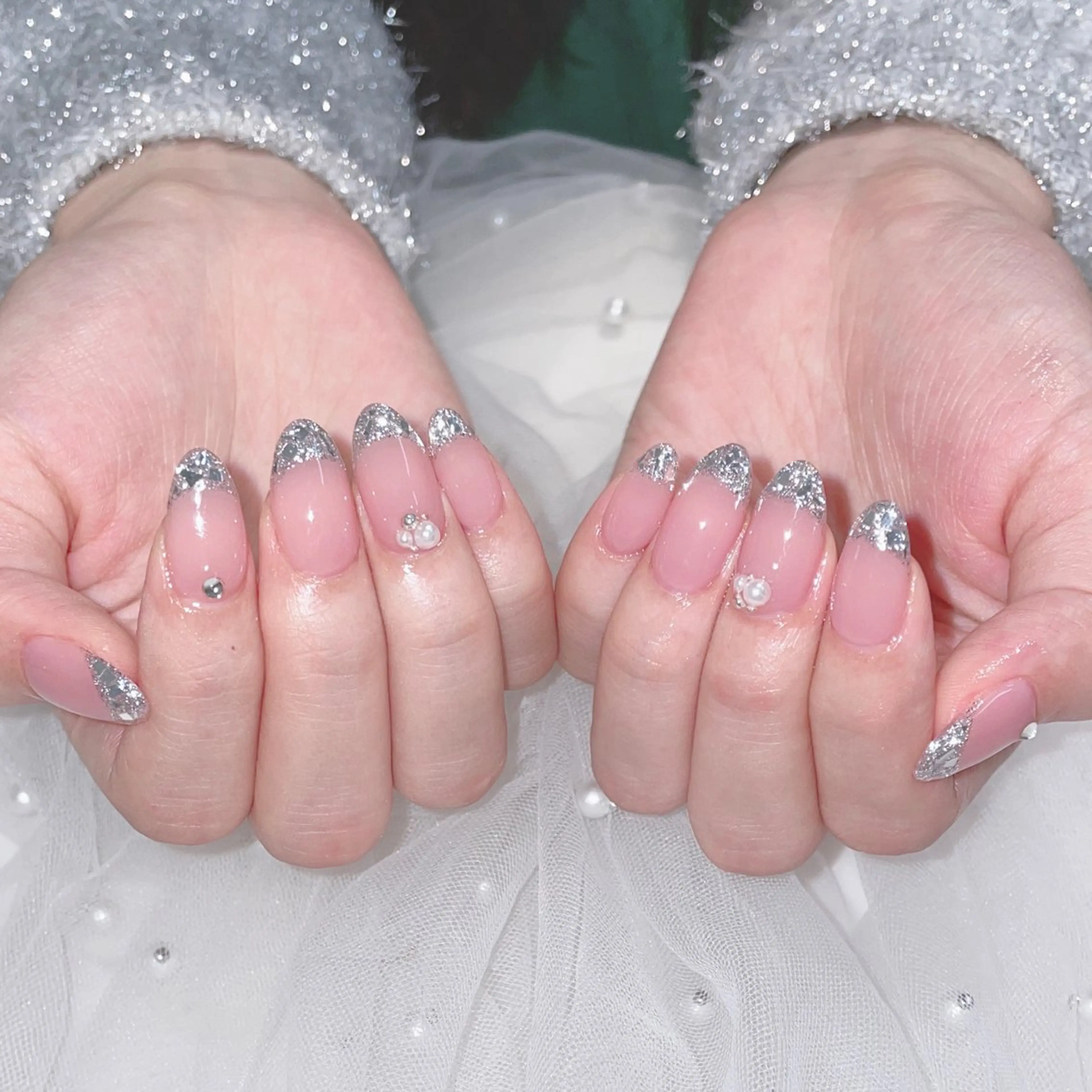 ネイル フレンチネイル ジェルネイル ガーリー グラデーション キラキラネイル Liora nail 1のネイルデザイン