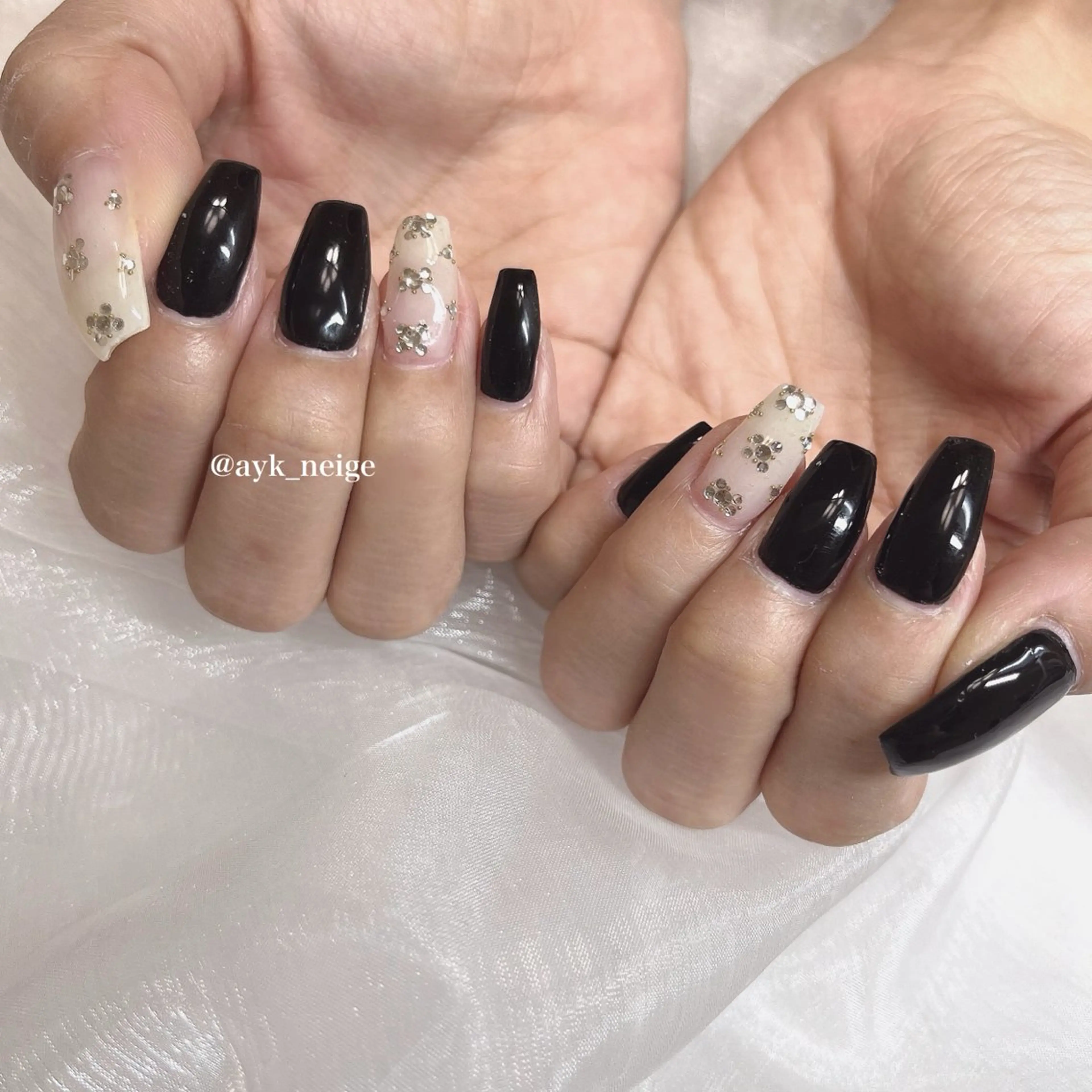 ネイル フットネイル キラキラネイル 韓国ネイル リボン n'eige nail所属・大谷 綾香のネイルデザイン