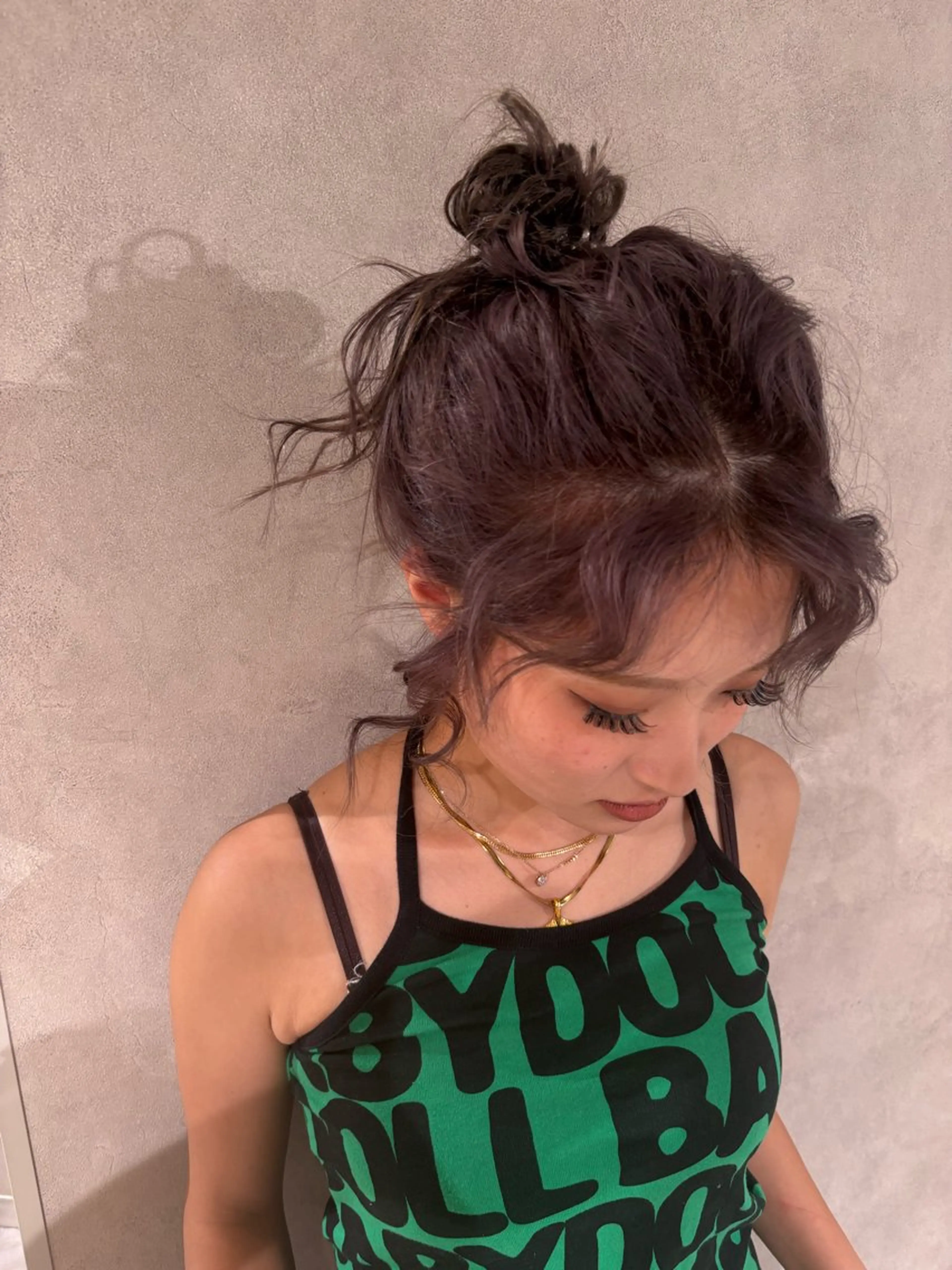 ロング ヘアアレンジ お団子ヘア 透明感カラー/海外風 レイヤー/mao🗽のヘアスタイル