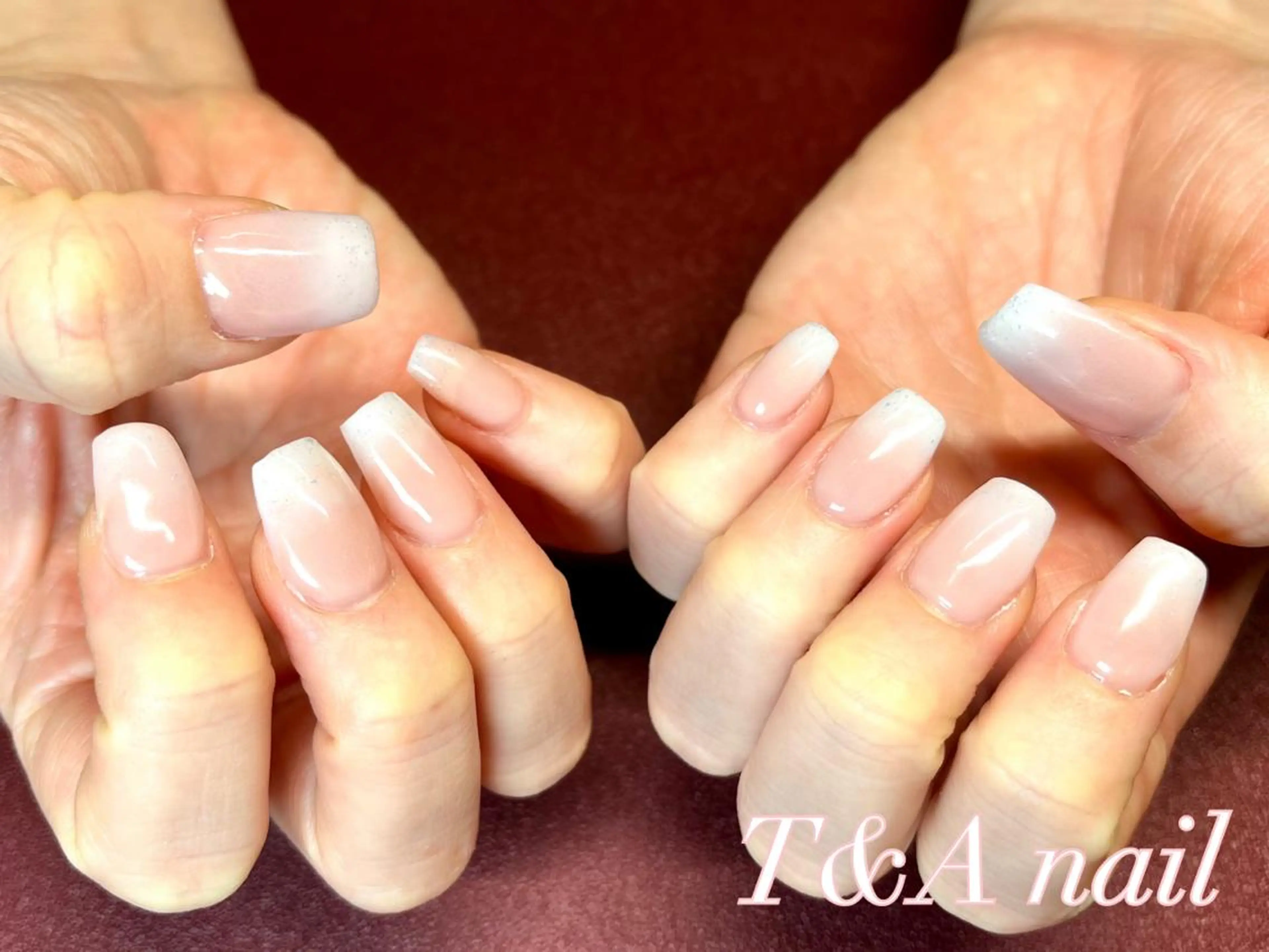 ミディアム ネイル 長さ出し ジェルネイル グラデーション ニュアンスネイル スカルプネイル ハンドネイル T&A nailのネイルデザイン