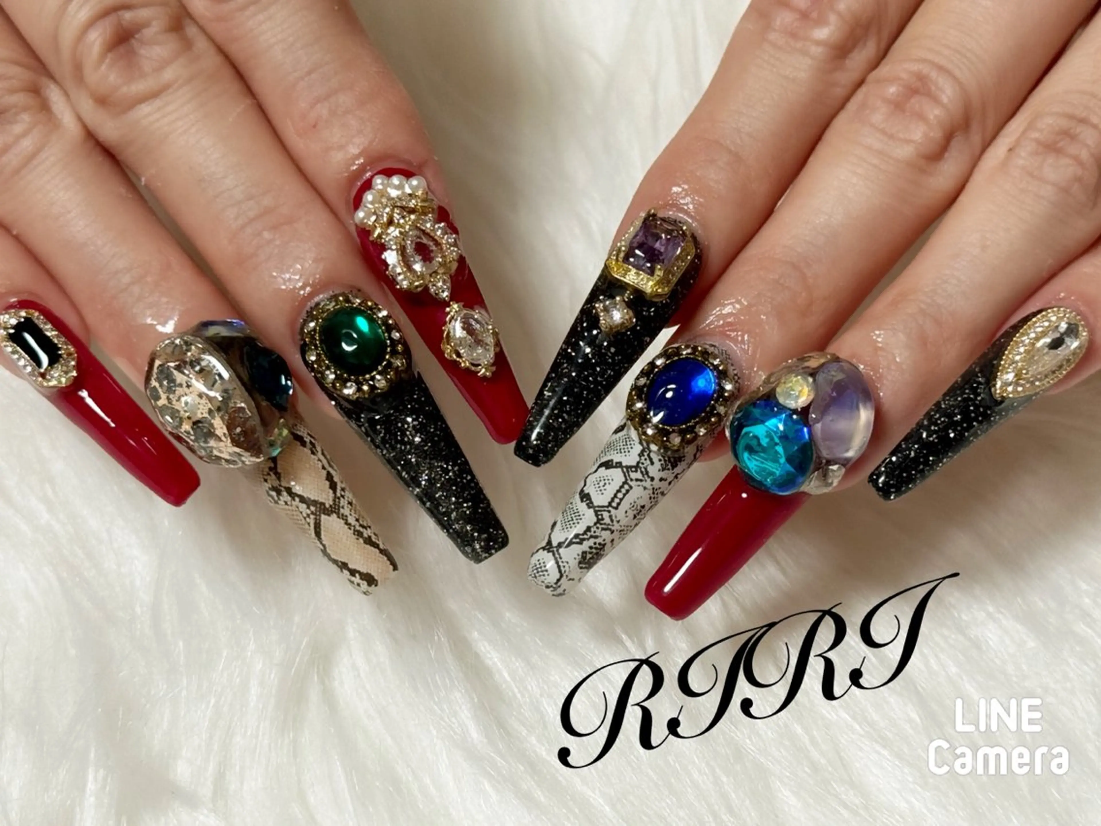 ネイル 成人式 ジェルネイル キラキラネイル 韓国ネイル ラメ(グリッター) ハンドネイル riri オーナーのネイルデザイン