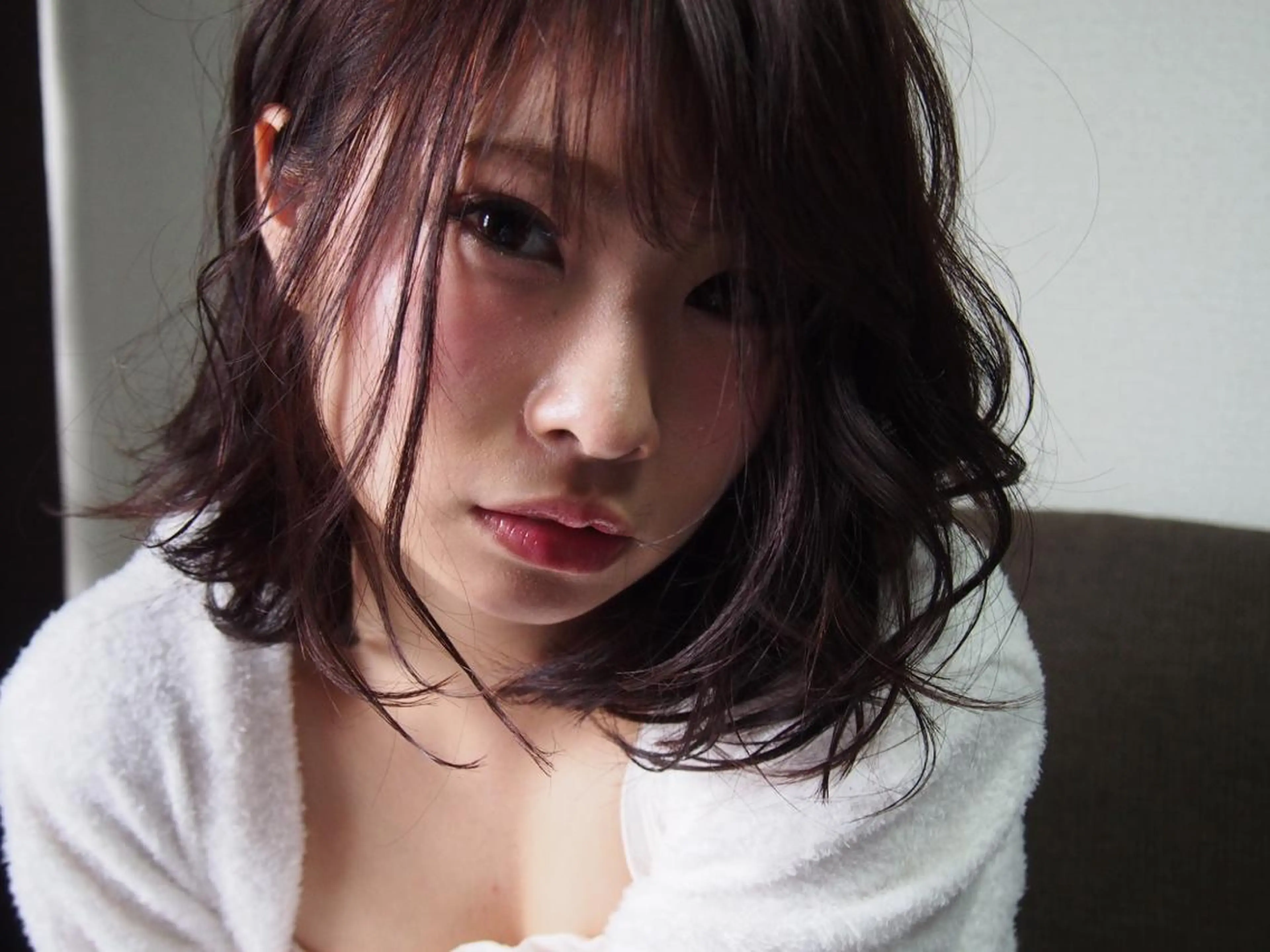 ミディアム カラー ヘアアレンジ レイヤーカット yeope所属・ハイトーンカラー ブリーチ専門・天神のヘアスタイル