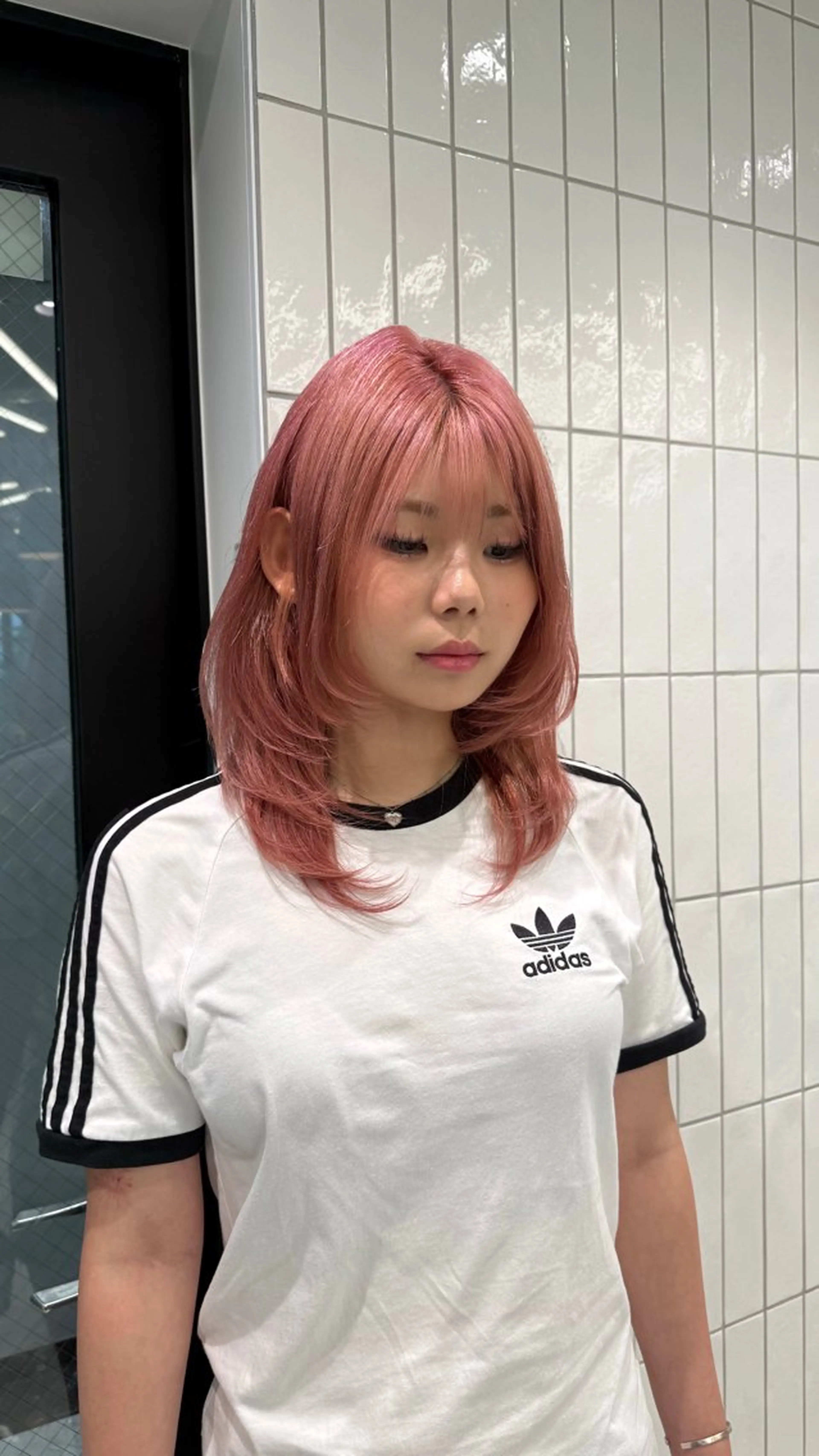 セミロング レイヤーカット 韓国風艶カラー 🇰🇷🩶/REIのヘアスタイル