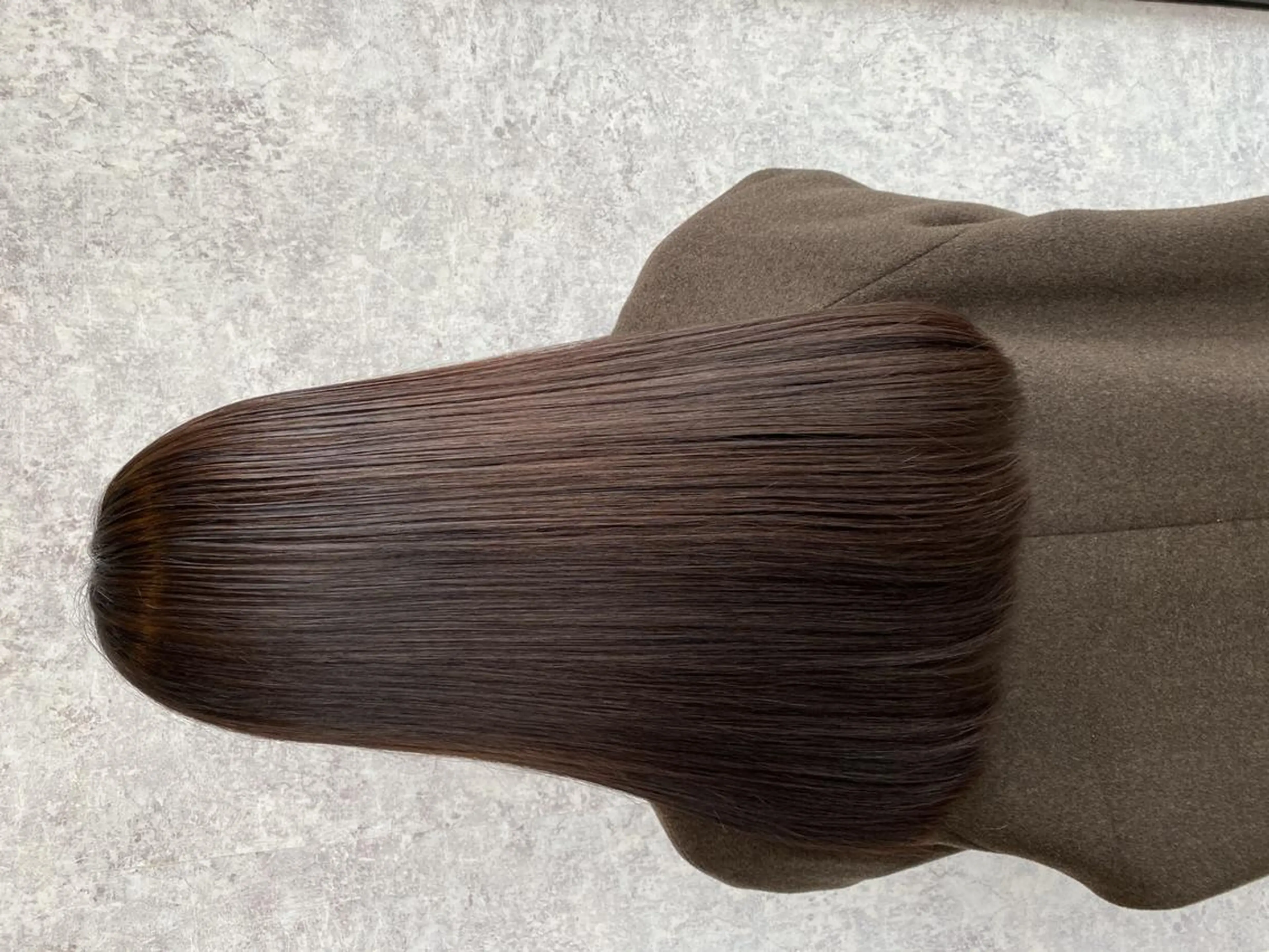 カラー シャドールーツ earth　深川愛実のヘアスタイル