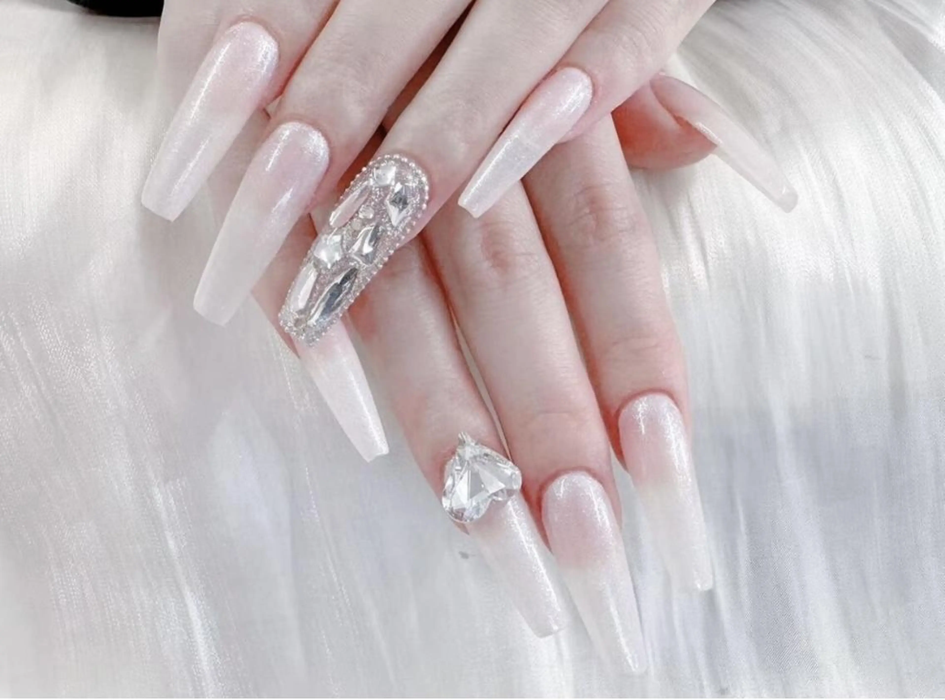 ネイル 🐳彩羽チップ 長さだし専門🐳のネイルデザイン