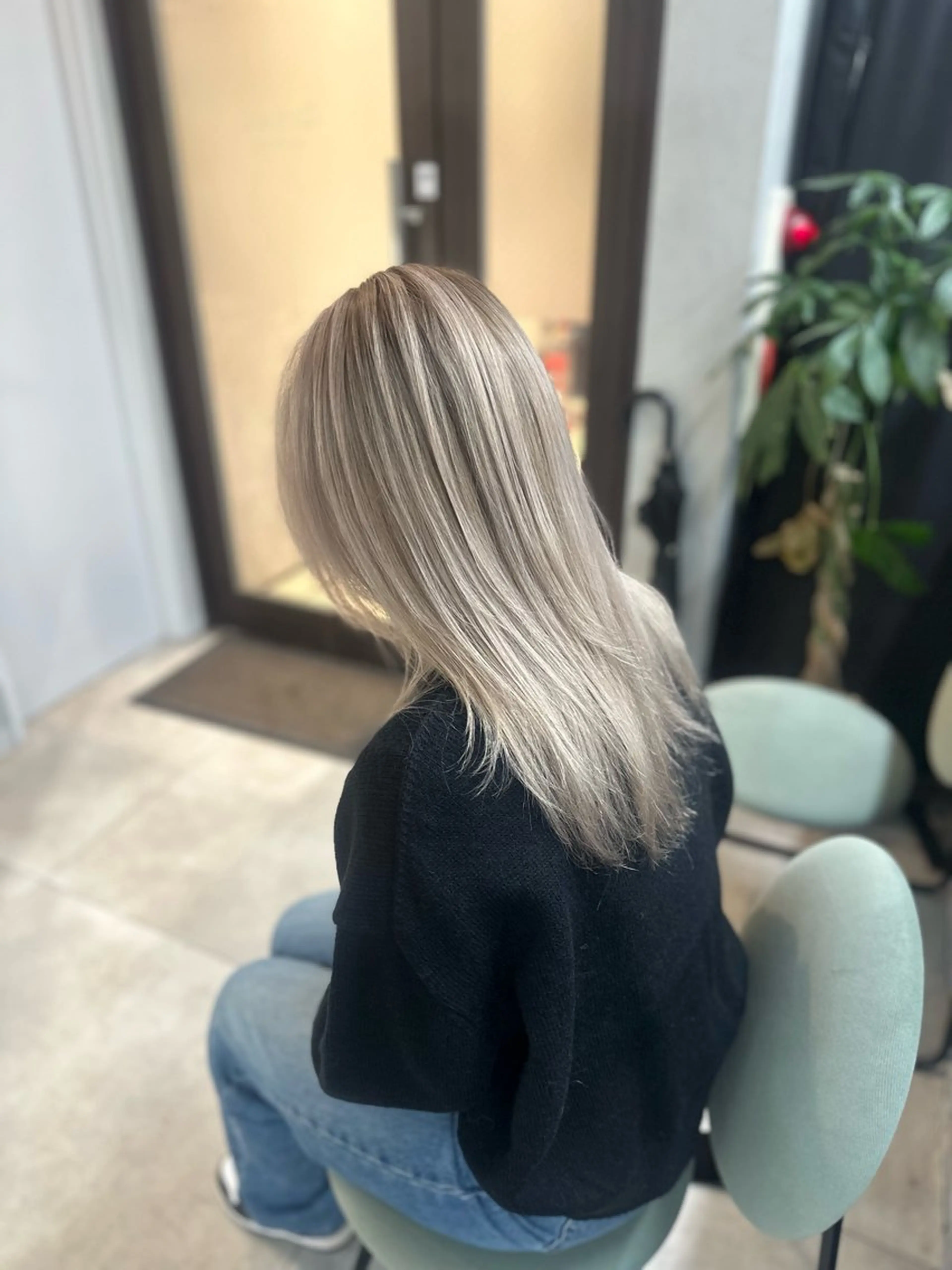 セミロング ヘアカラー GiseL 小倉所属・ジゼル小倉谷内尾祐音 ケアブリーチのヘアスタイル