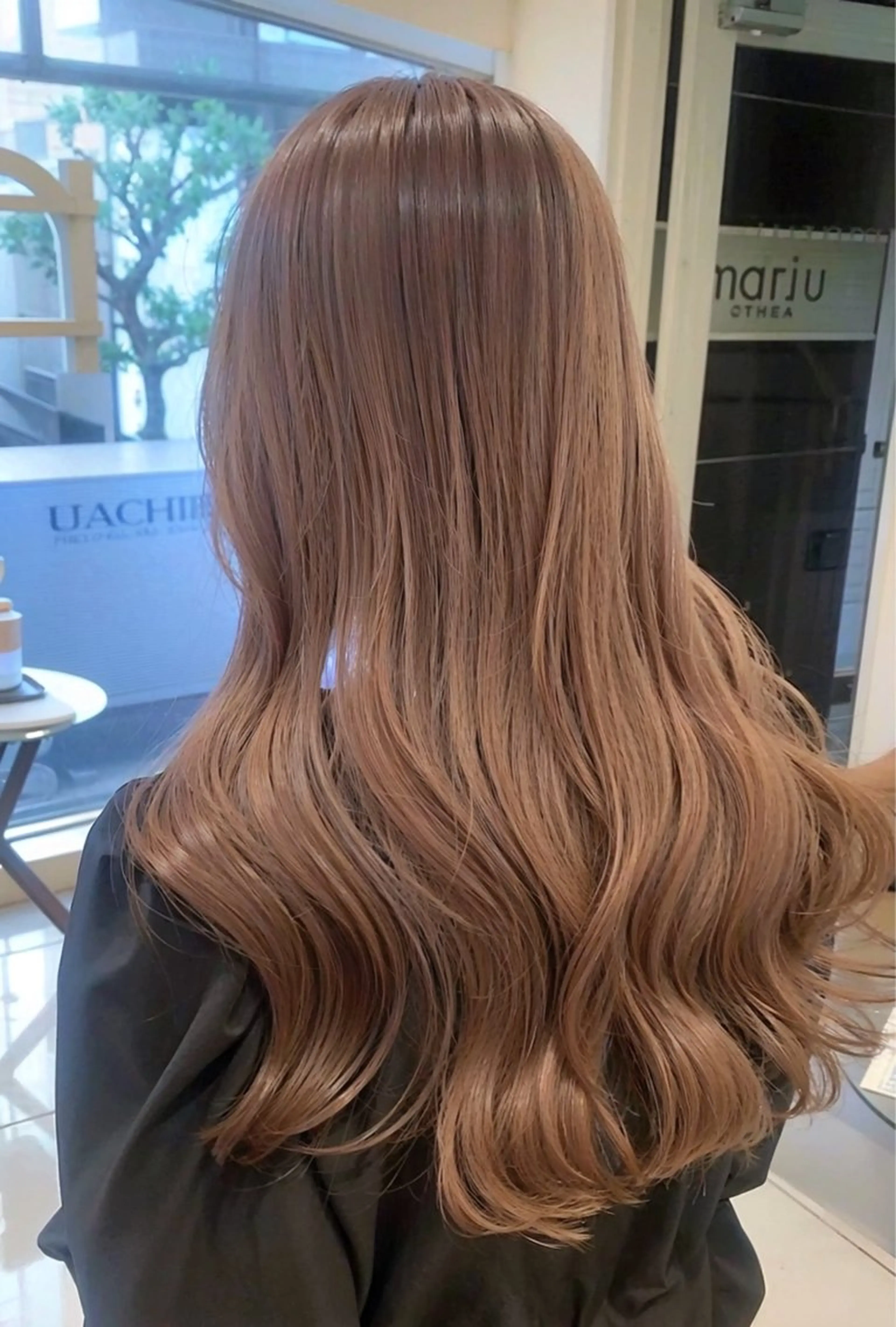 ロング 赤みオフの透明感職人 /ケア重視の美髪施術のヘアスタイル