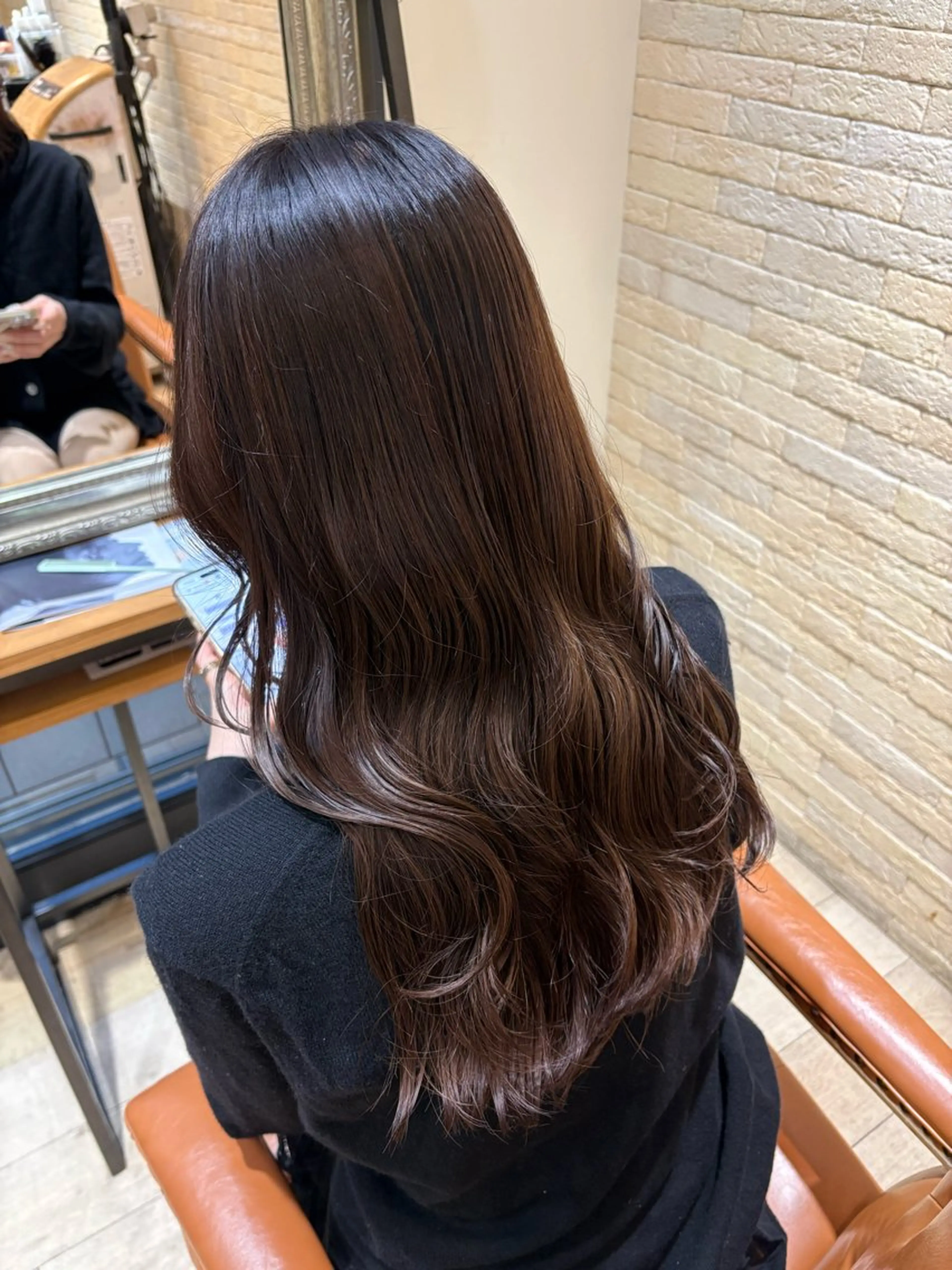 セミロング カラー カット ヘアカラー しおり🍬 KOKORO🤍のヘアスタイル