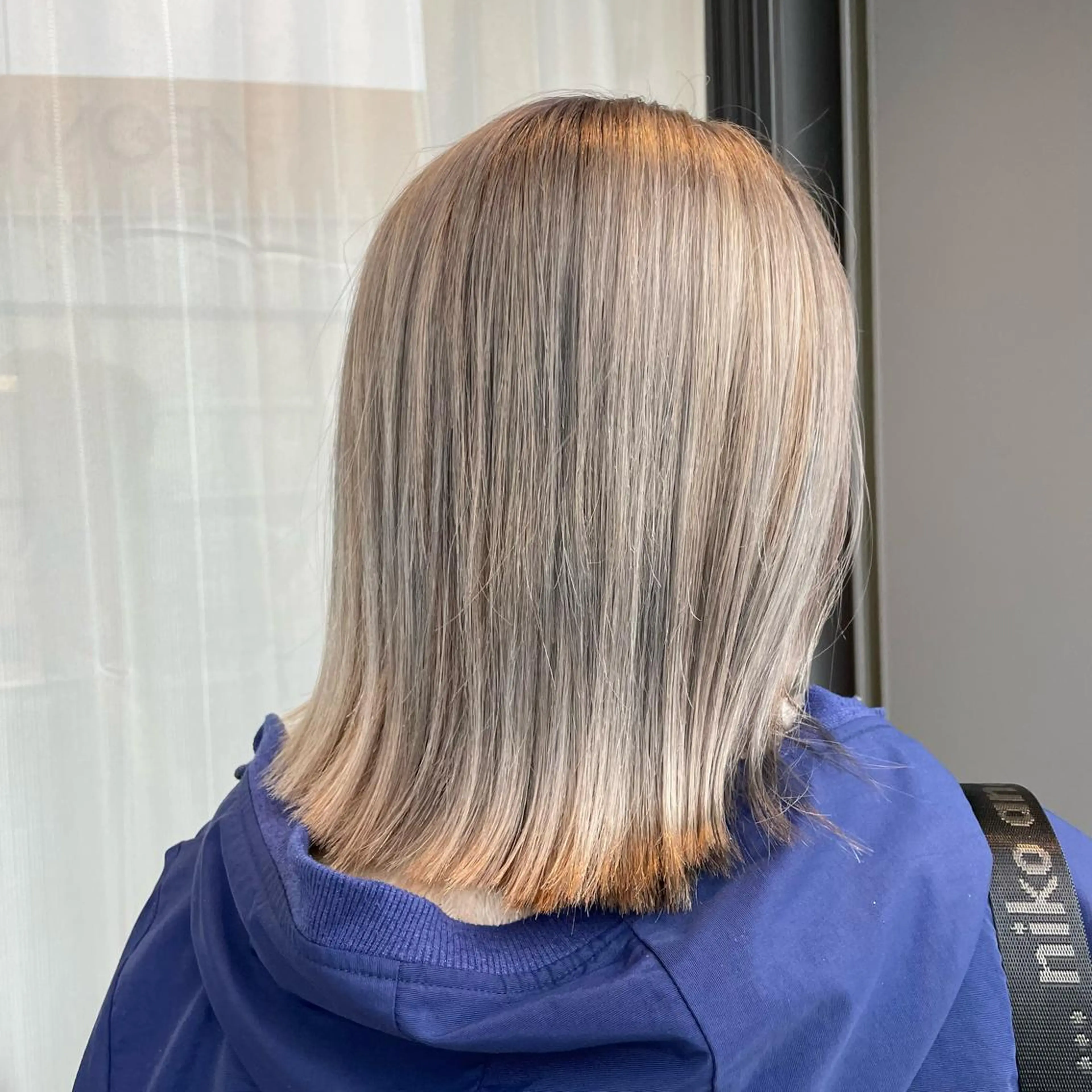 セミロング ヘアカラー トリートメント ブリーチ毛矯正.髪質 改善.髪にドラマをのヘアスタイル