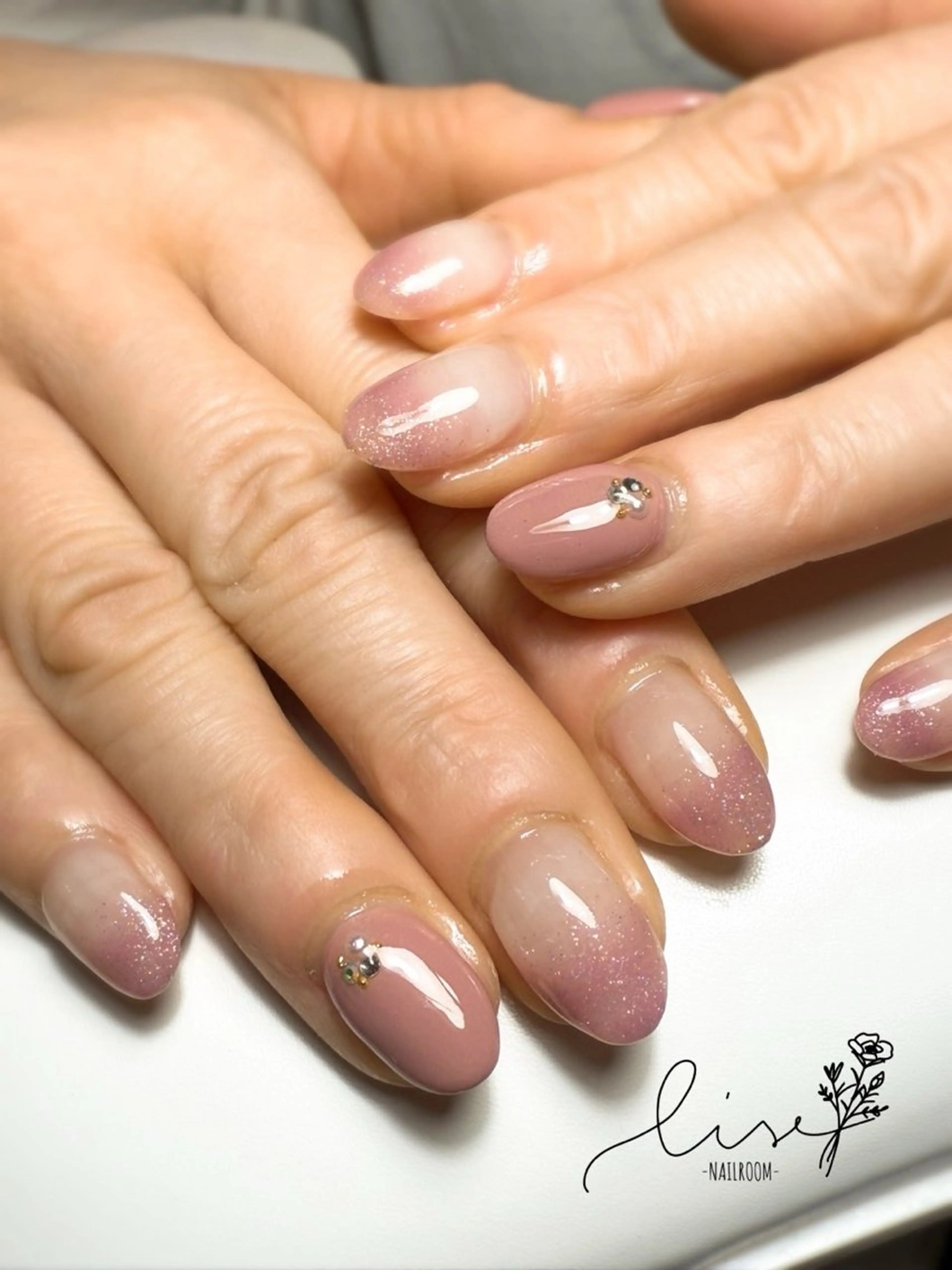 ネイル ハンドネイル Lise ﾘｾﾞ ﾈｲﾙﾙｰﾑのネイルデザイン