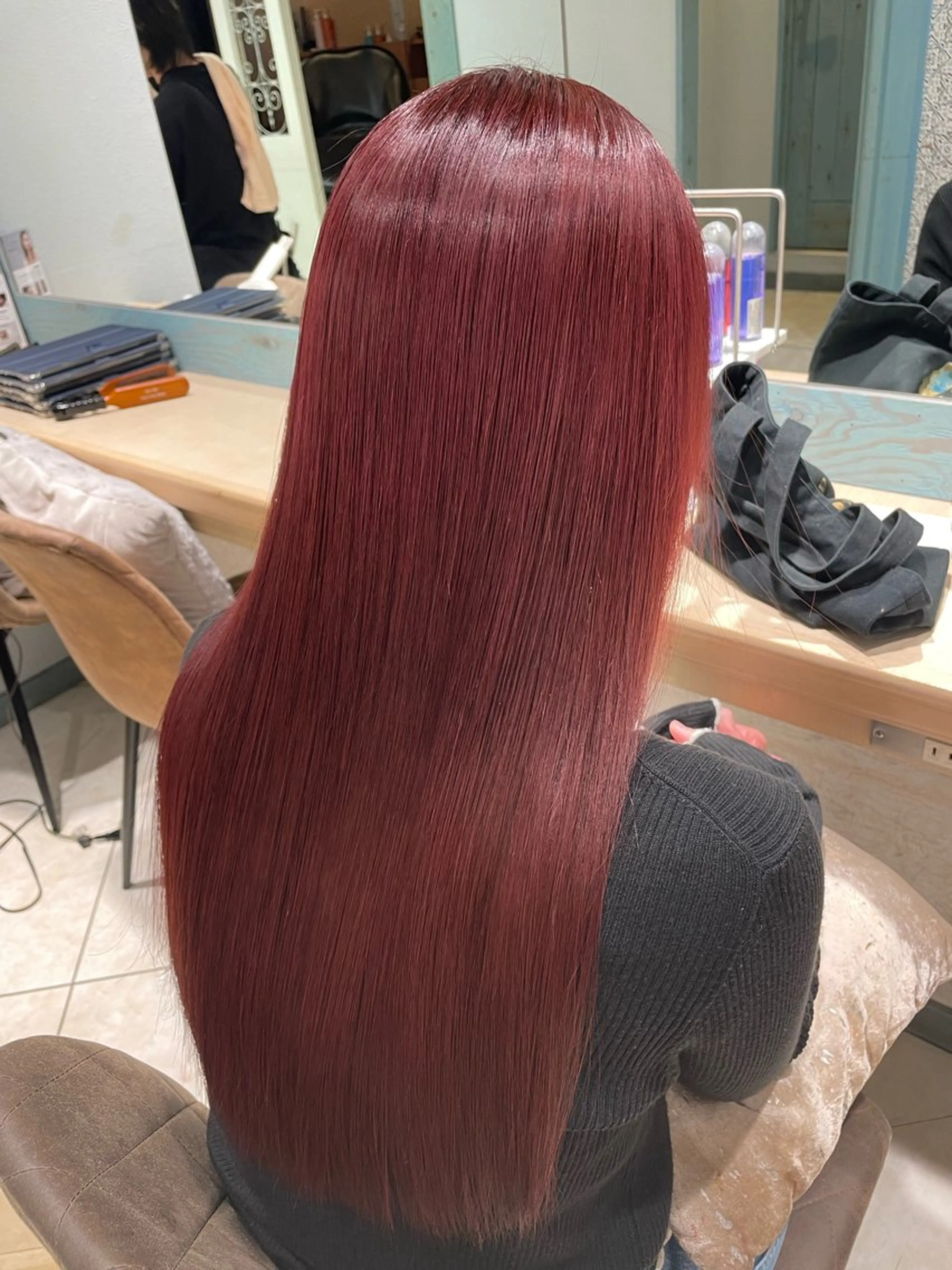 ロング 🥇KEN /レイヤー/艶カラーのヘアスタイル