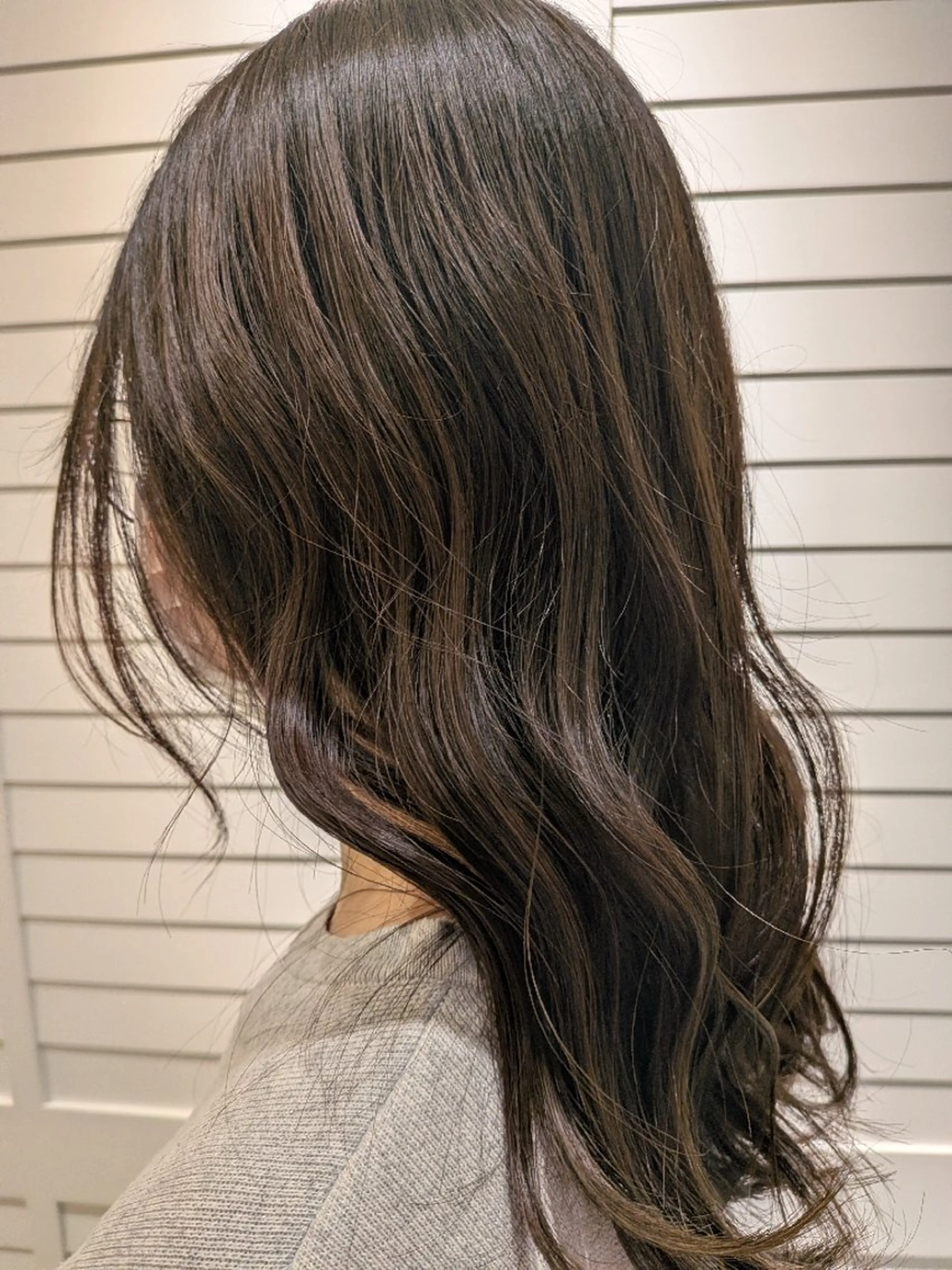 カラー 高久 優亜のヘアスタイル