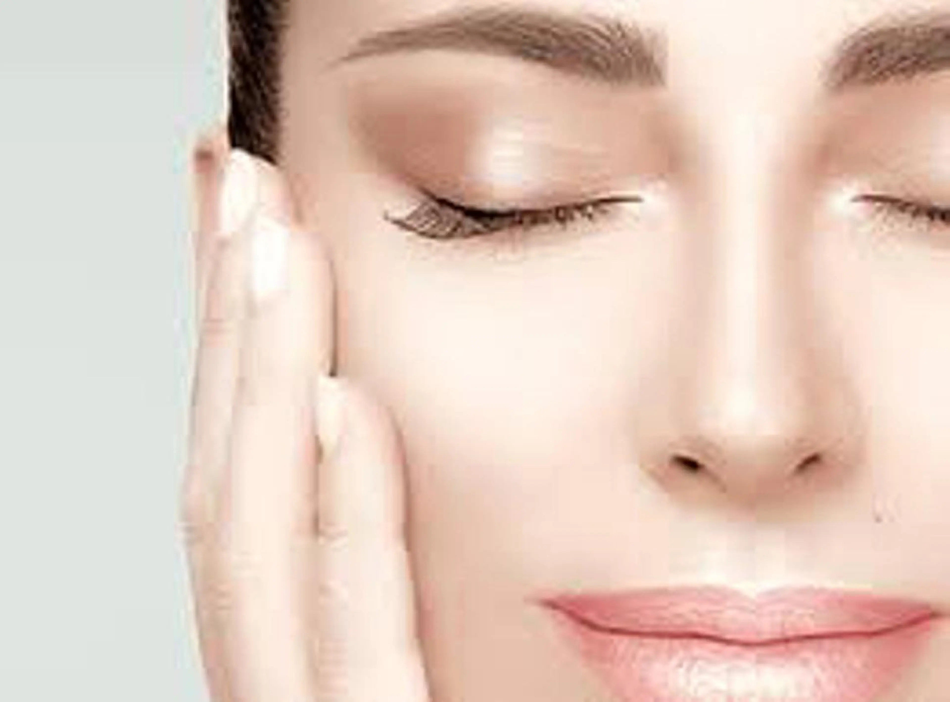 エステ É LINDA所属・E LINDAのネイルデザイン