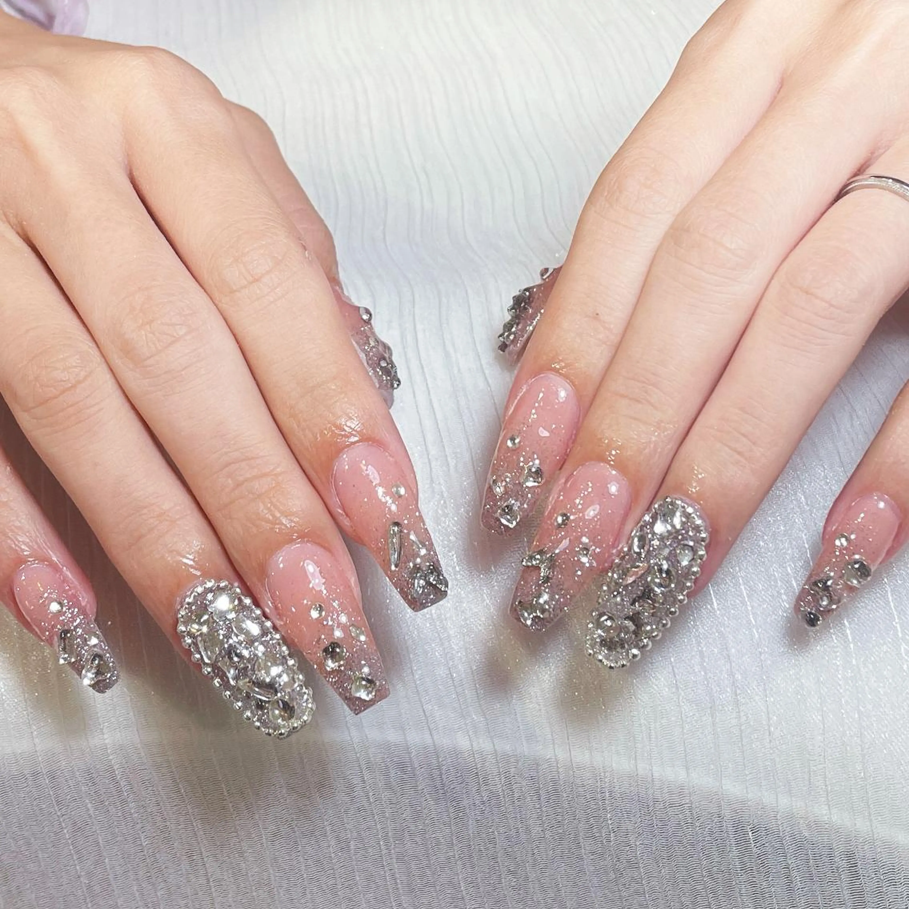 ネイル アートネイル オーロラネイル ガーリー キラキラネイル マグネットネイル ハンドネイル DIAMOND 💅のネイルデザイン