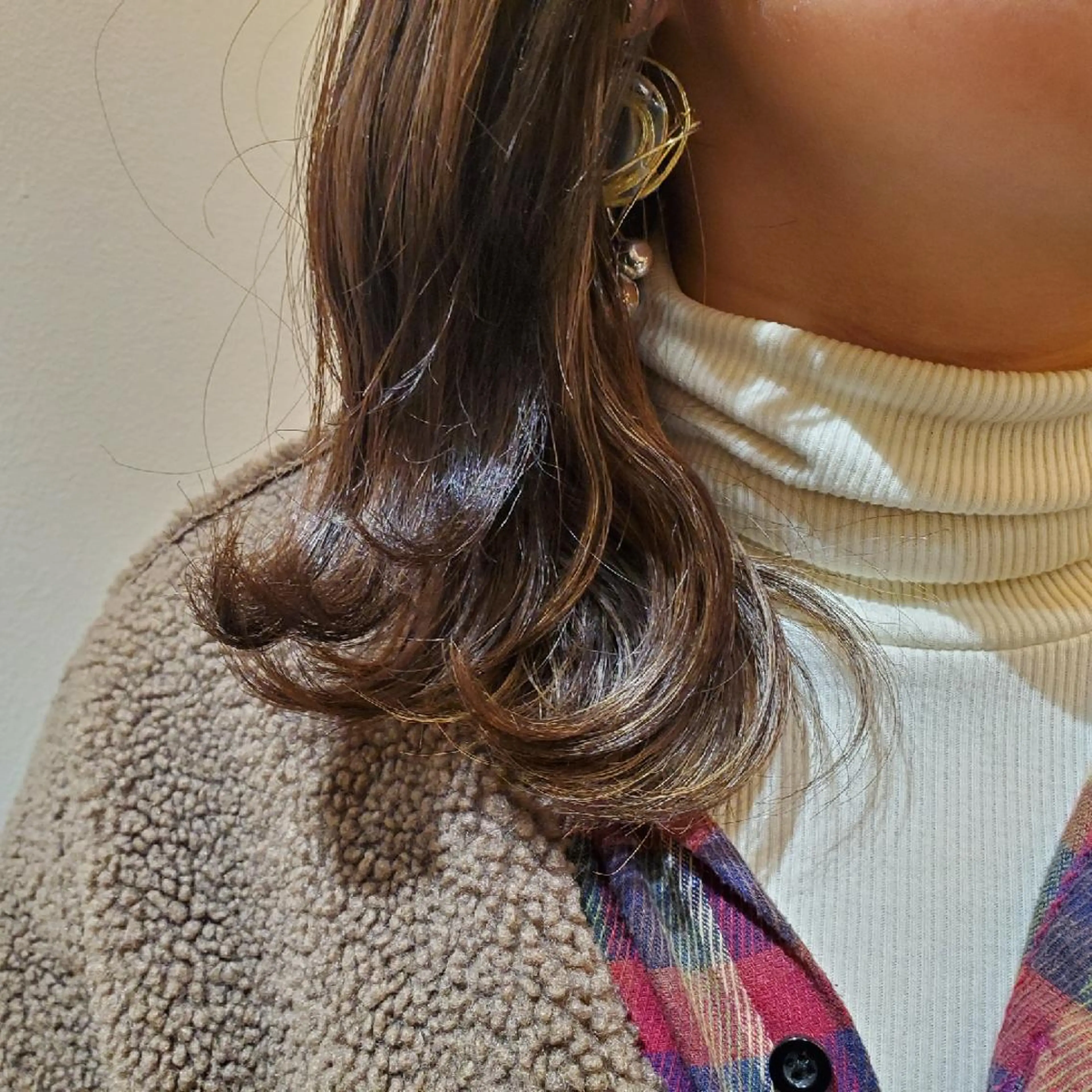 ミディアム ハイライト 中山 凪沙のヘアスタイル