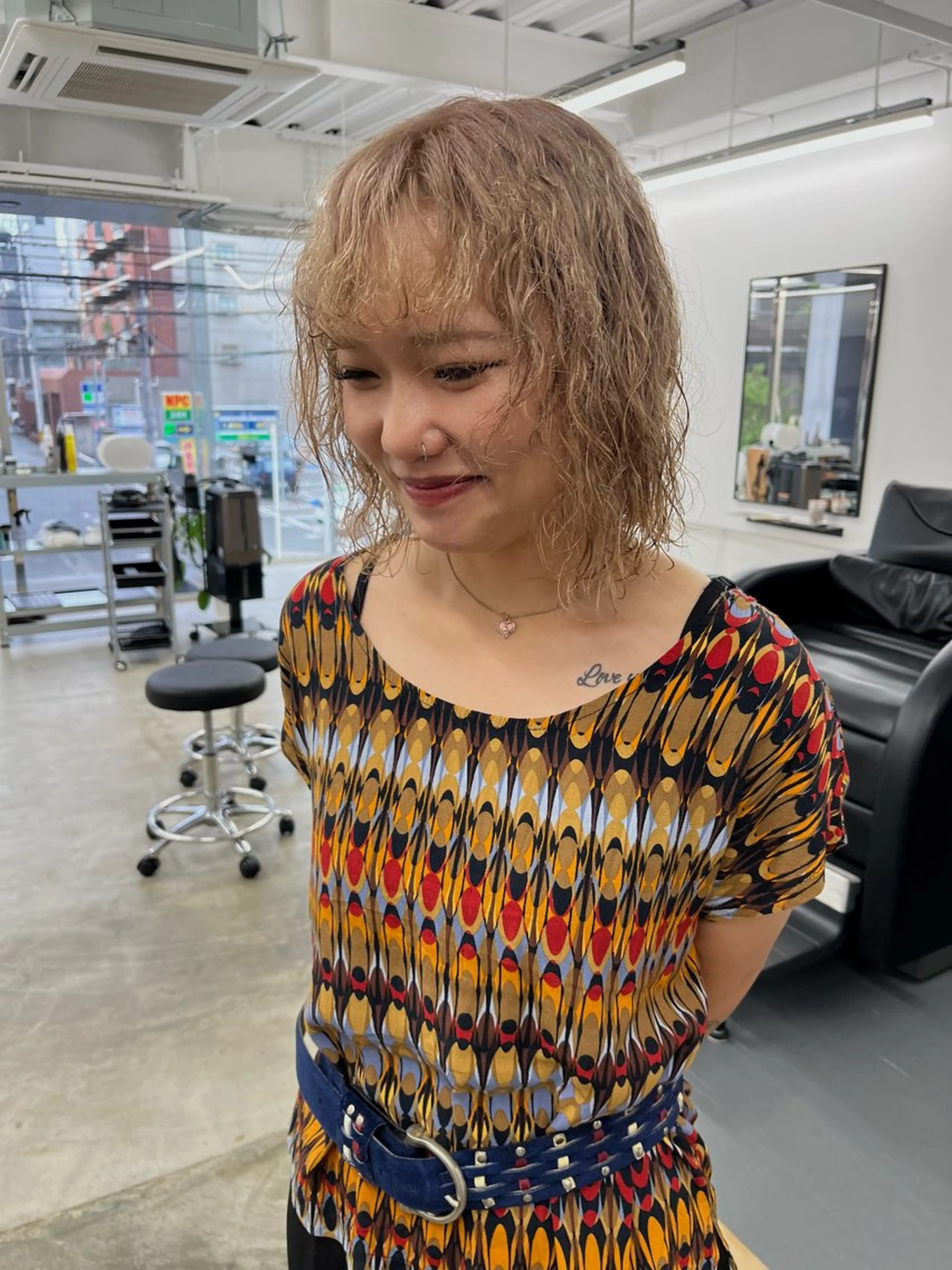 ショート ヘアカラー sounds所属・酒井 美里のヘアスタイル