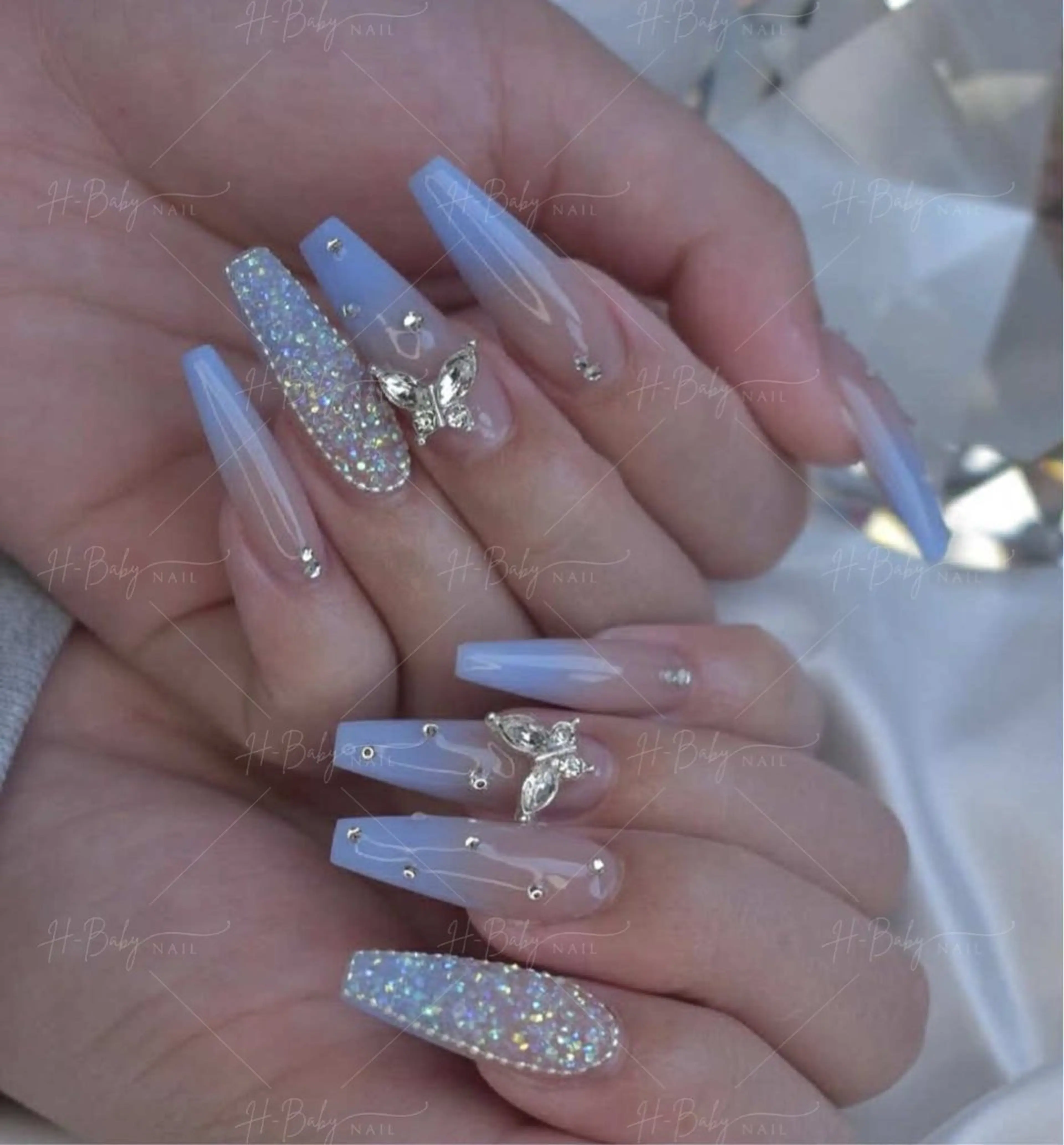 ネイル オーロラネイル フレンチネイル ジェルネイル ハロウィン キラキラネイル ハンドネイル H.baby Nail Salonのネイルデザイン