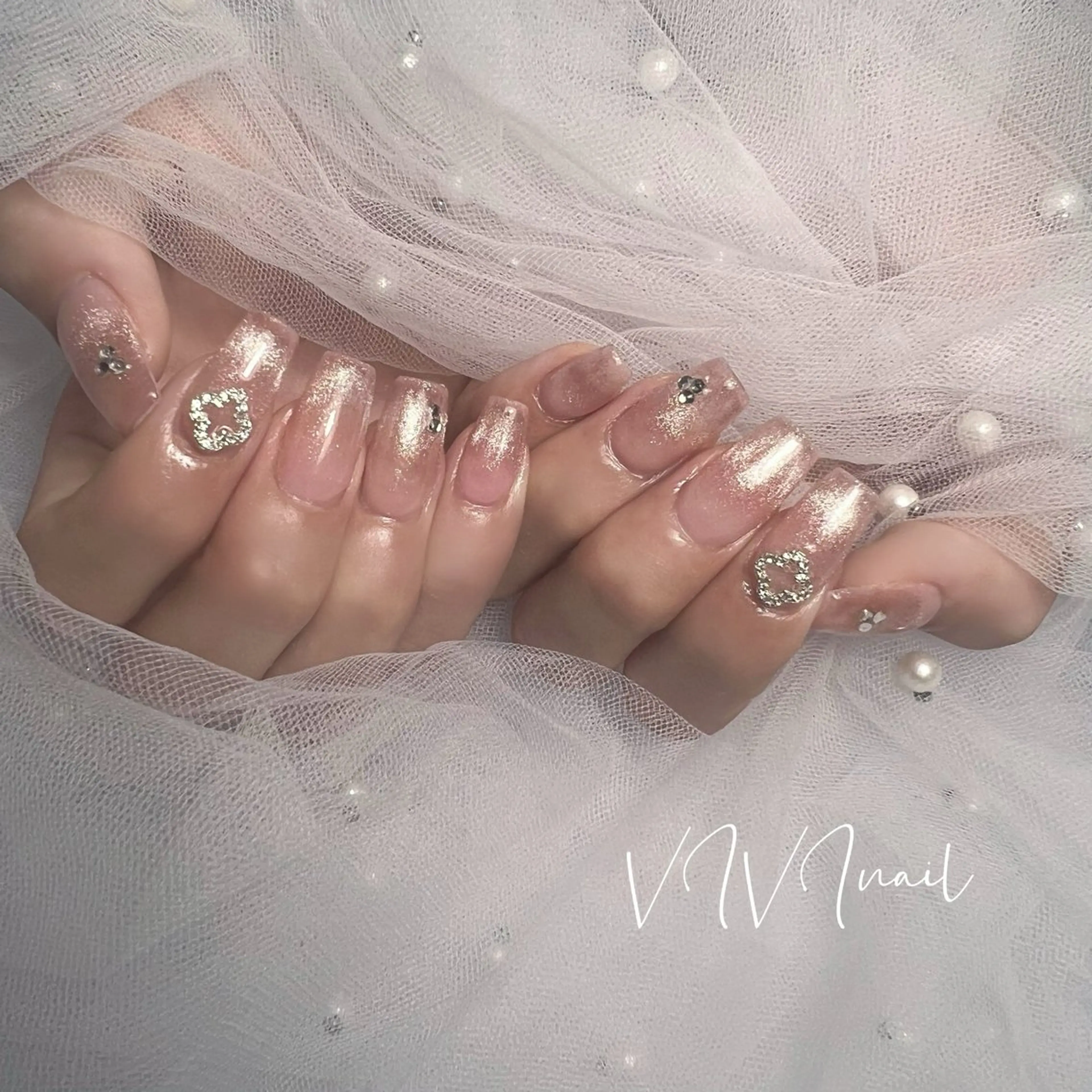 ネイル キラキラネイル マグネットネイル ピンク シンプルネイル ハンドネイル vivi nailのネイルデザイン