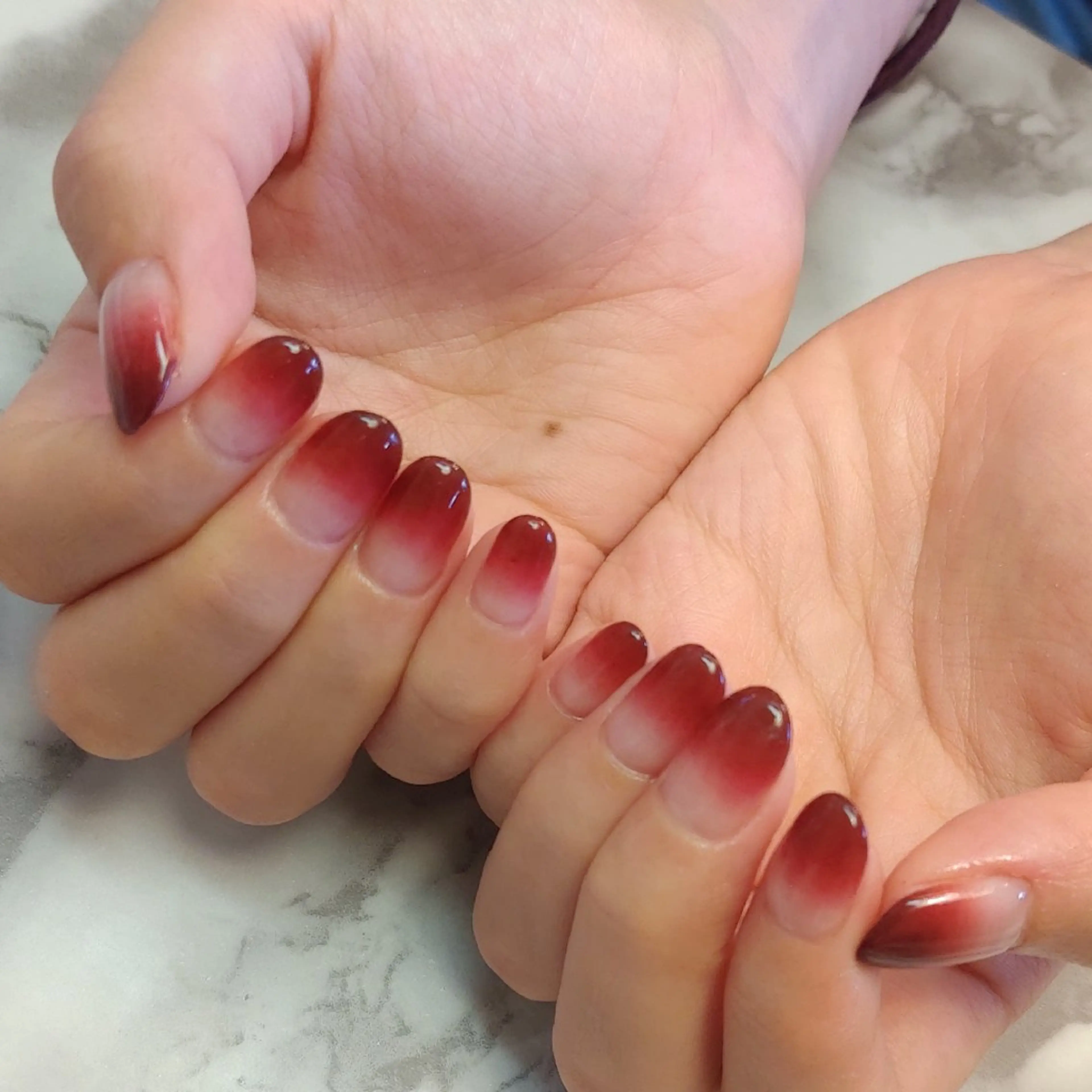 ネイル グラデーション ジェヌインネイル 河内のネイルデザイン