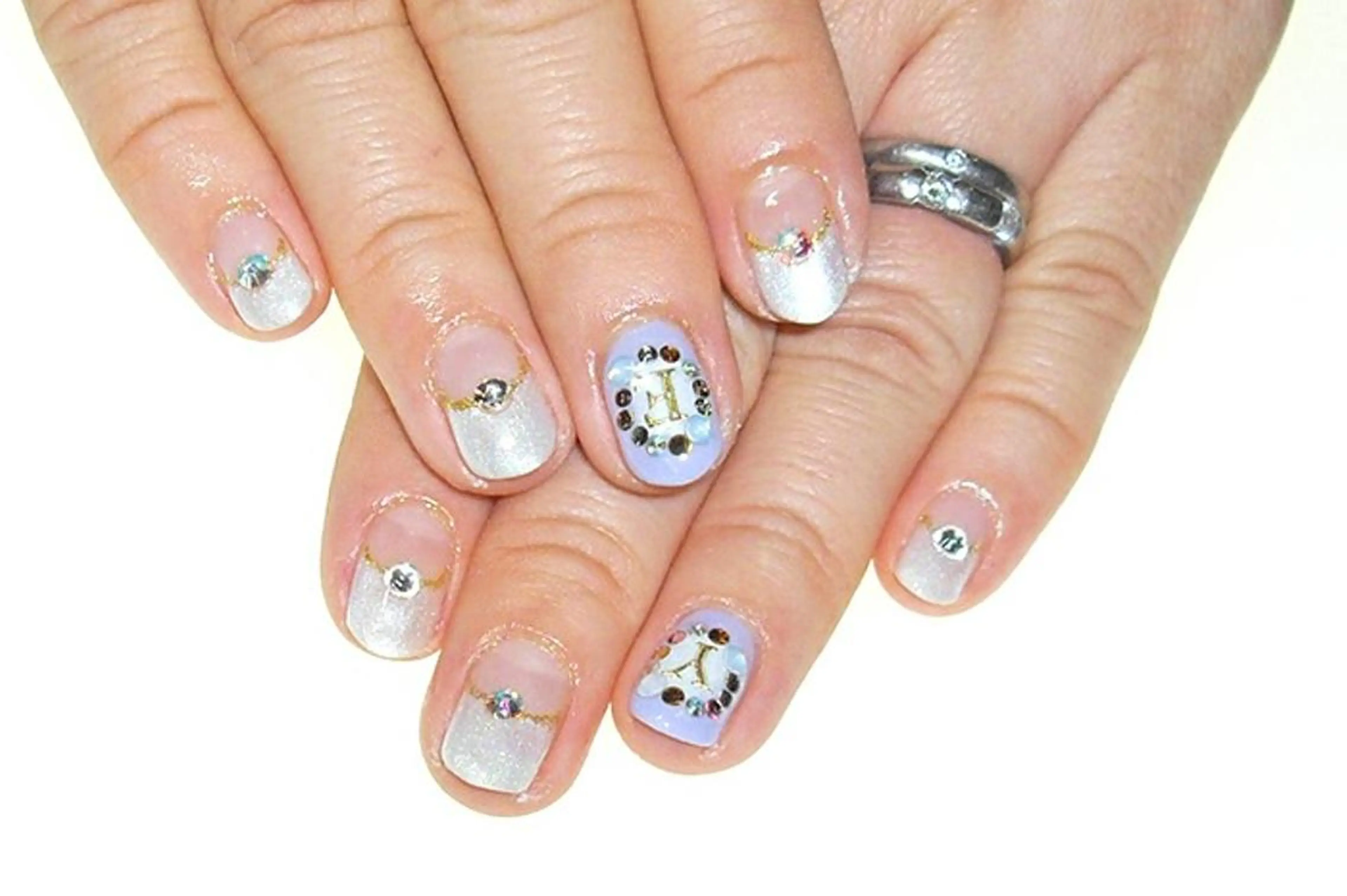 ネイル アートネイル フレンチネイル ストーンネイル fujinail(バーバーフジノ)所属・藤野 智美のネイルデザイン