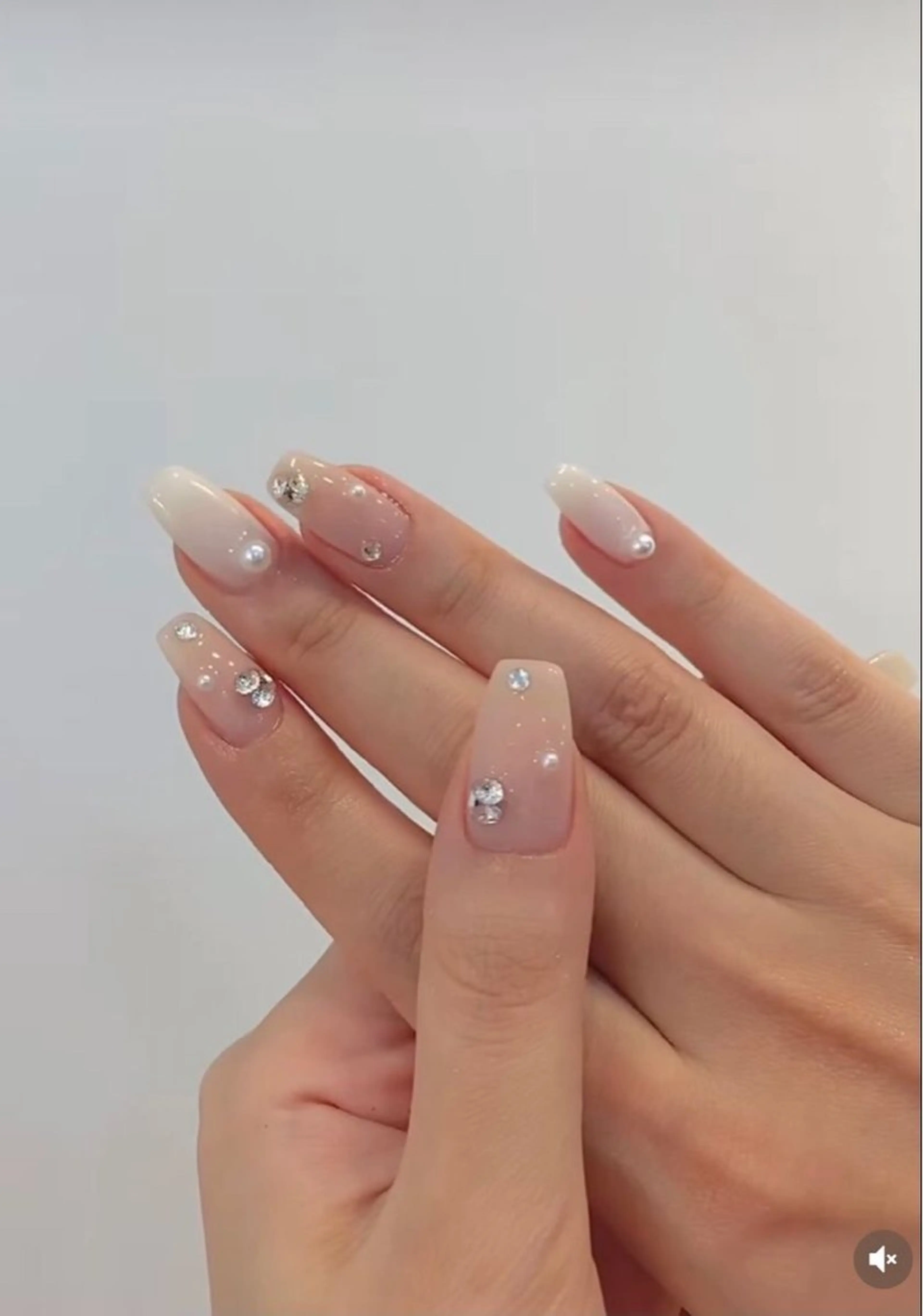 ネイル アートネイル フットネイル ジェルネイル ニュアンスネイル シンプルネイル NIE MoMoのネイルデザイン