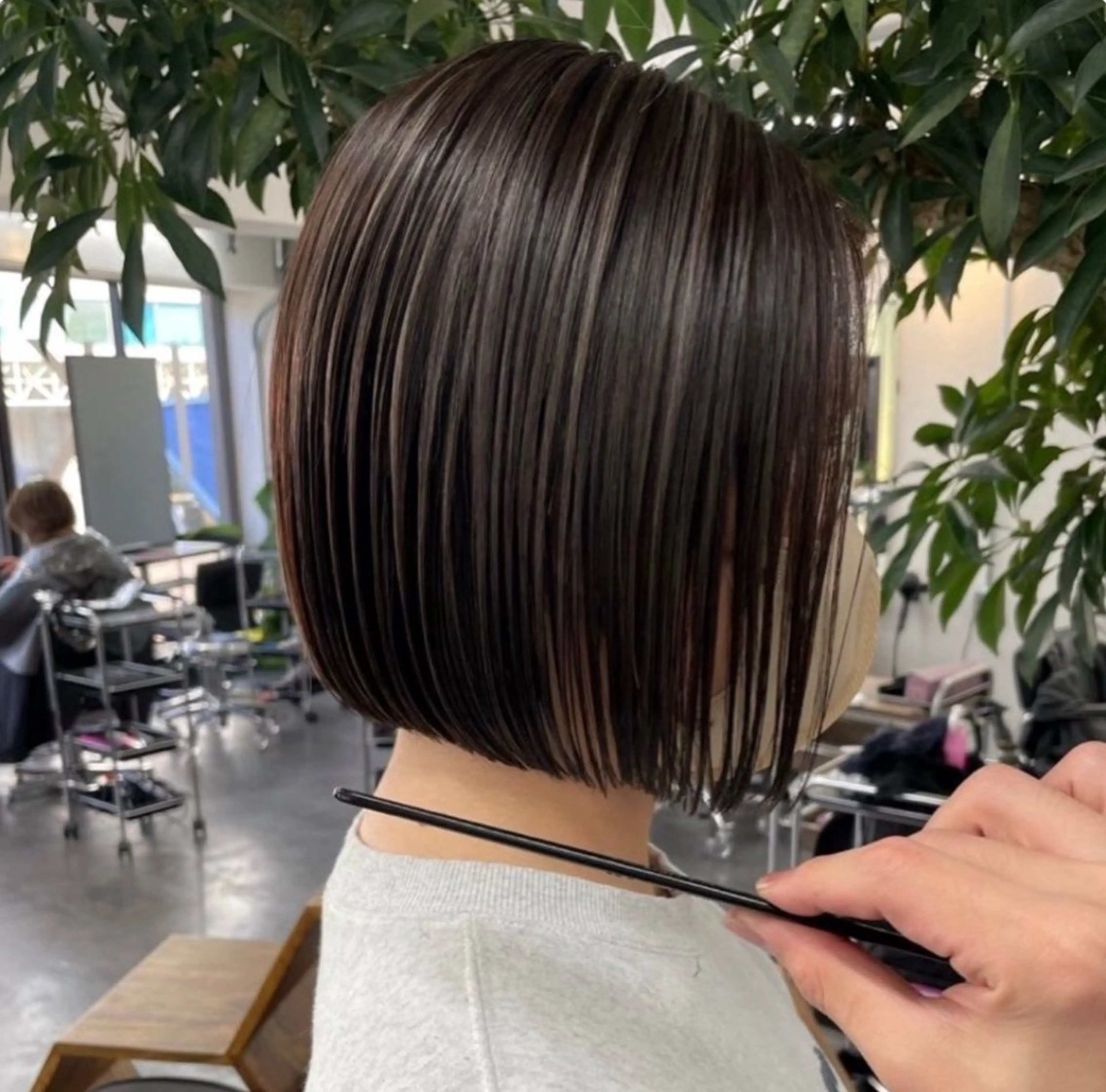 ショート カット ヘアカラー ぱつっとボブ/透明感 カラー/Ayakaのヘアスタイル