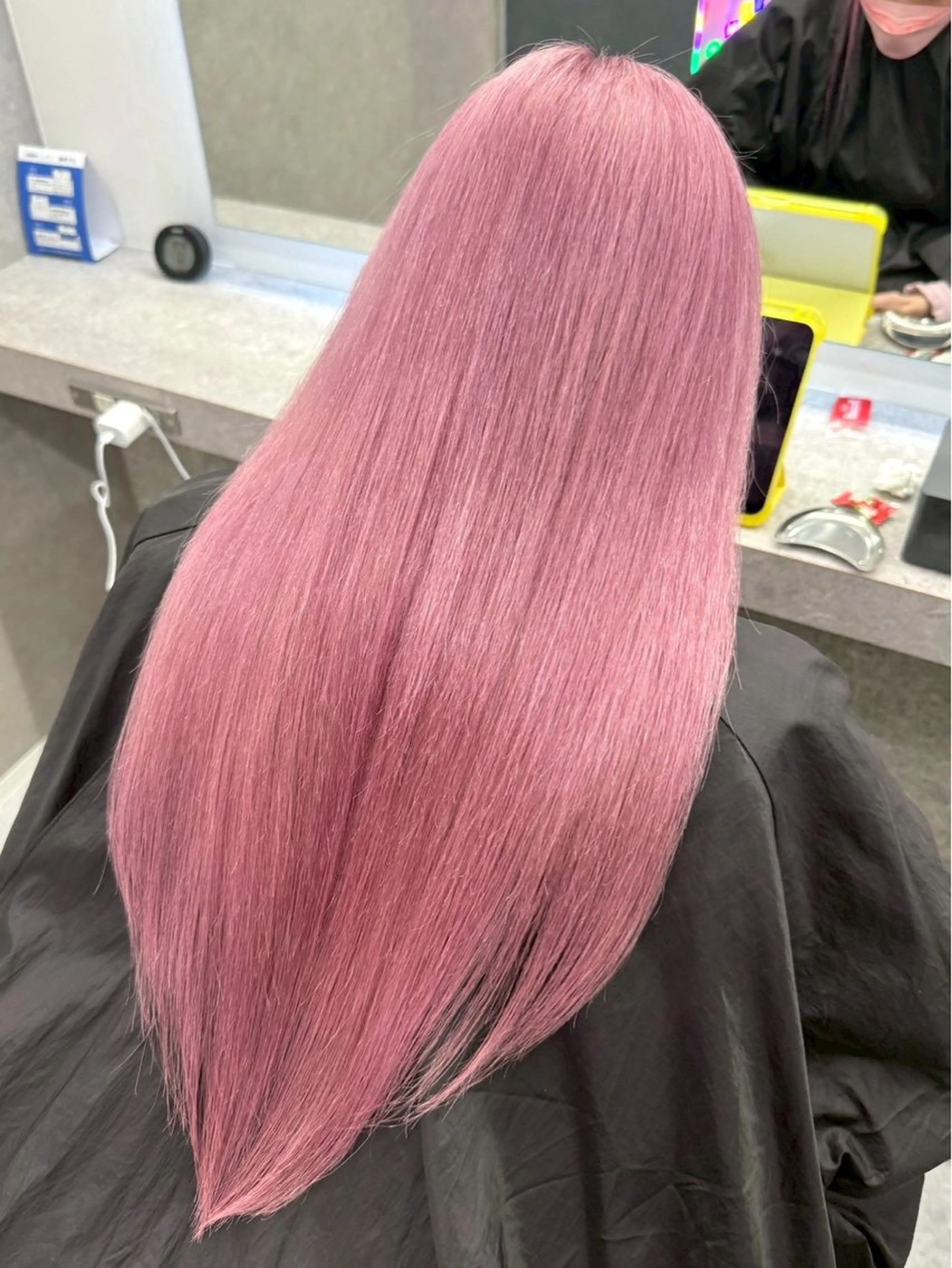 ロング カラー ピンクカラー ヘアカラー トリートメント いろあそび 町田所属・ハイトーン🪼 mahoのヘアスタイル