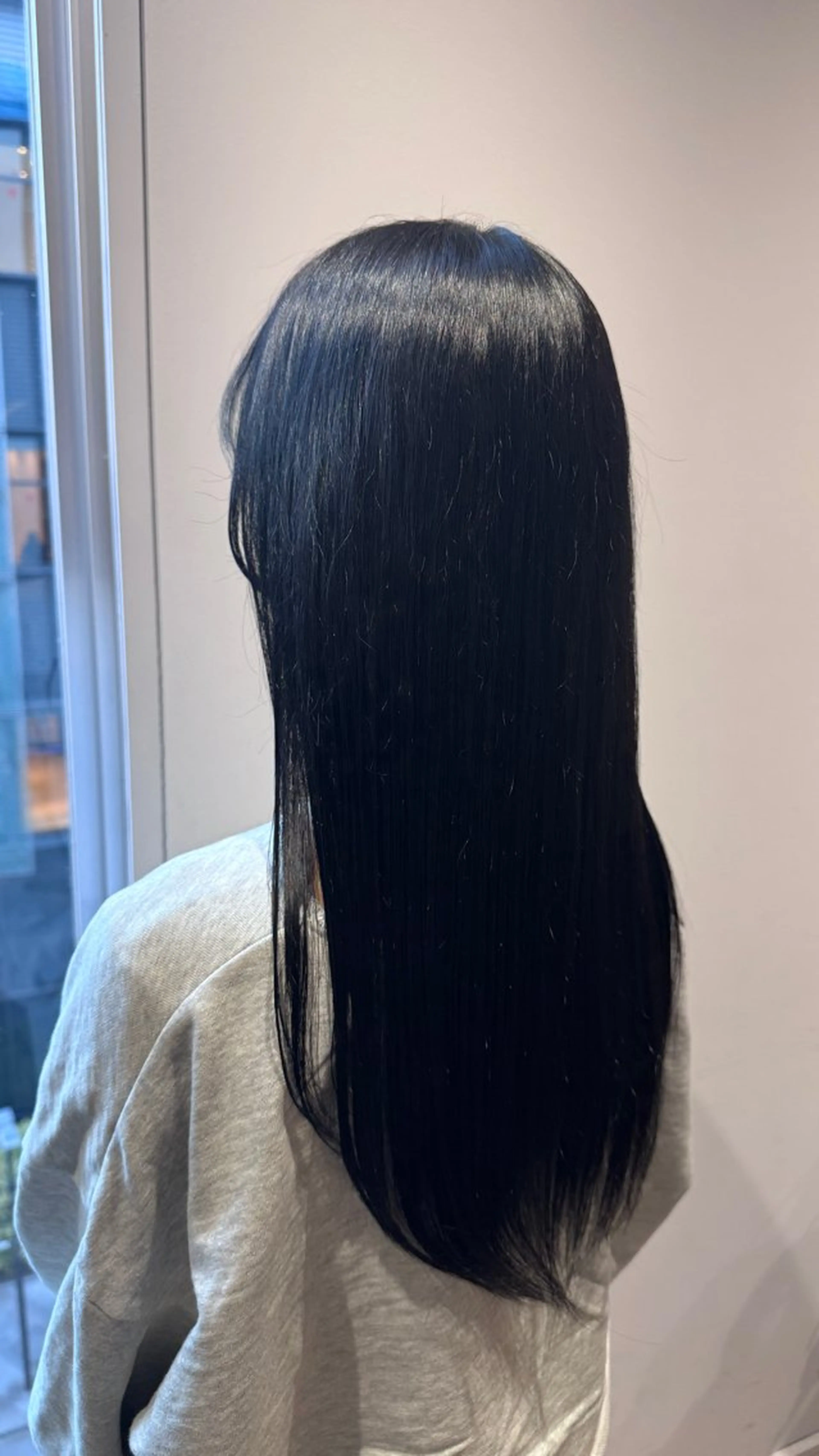 カラー 黒髪 ブルーカラー ブルーブラック 鈴木 雅捺のヘアスタイル