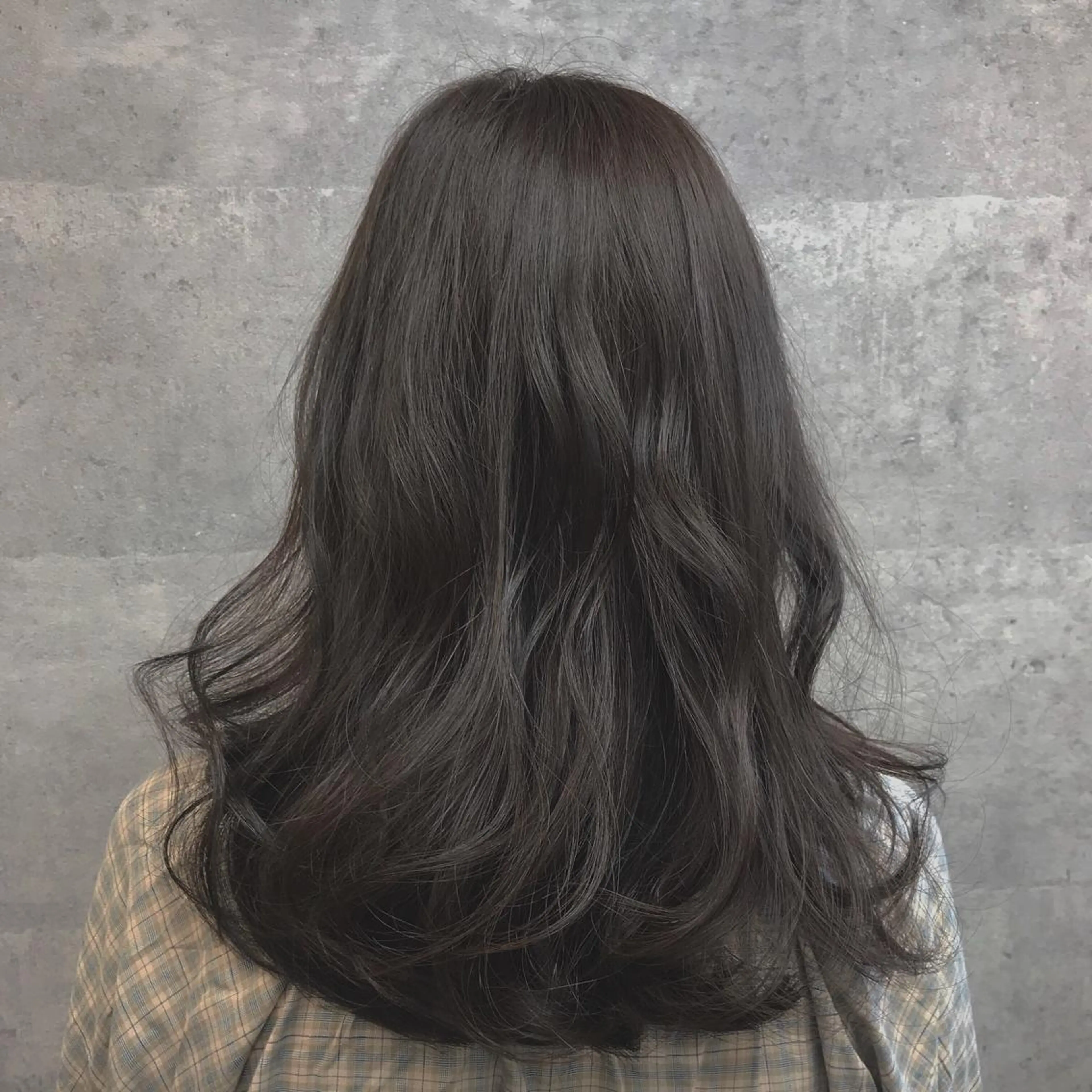 セミロング カラー ブリーチ 透明感カラー グレージュ ブリーチなしカラー Chara Chalone所属・今野 美栄のヘアスタイル