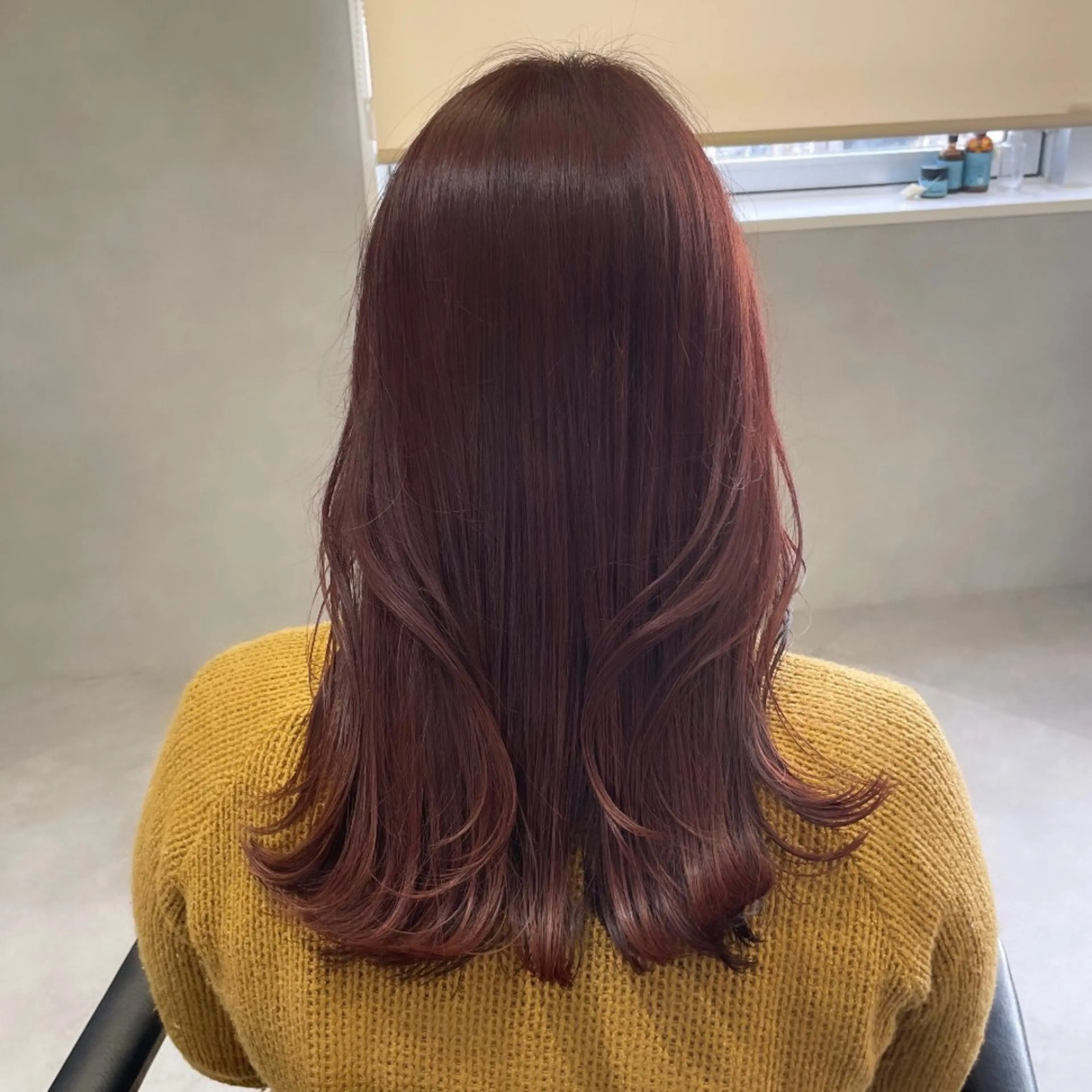 セミロング カラー ピンクカラー レッドカラー 髪質改善 Rui/透明感カラー 暖色/レイヤーカットのヘアスタイル