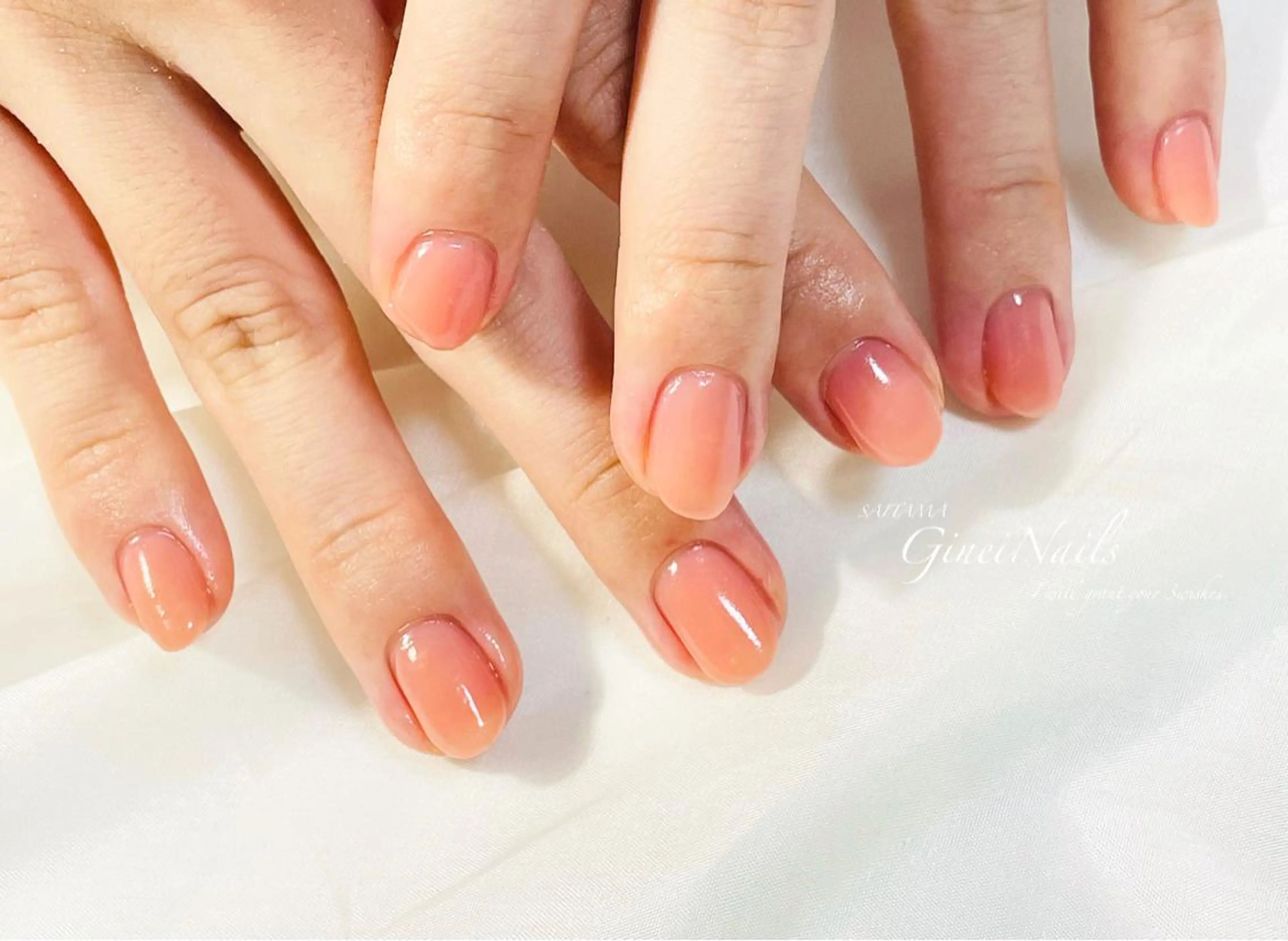 ネイル ロングネイル ニュアンスネイル 夏ネイル Genie Nailsのネイルデザイン