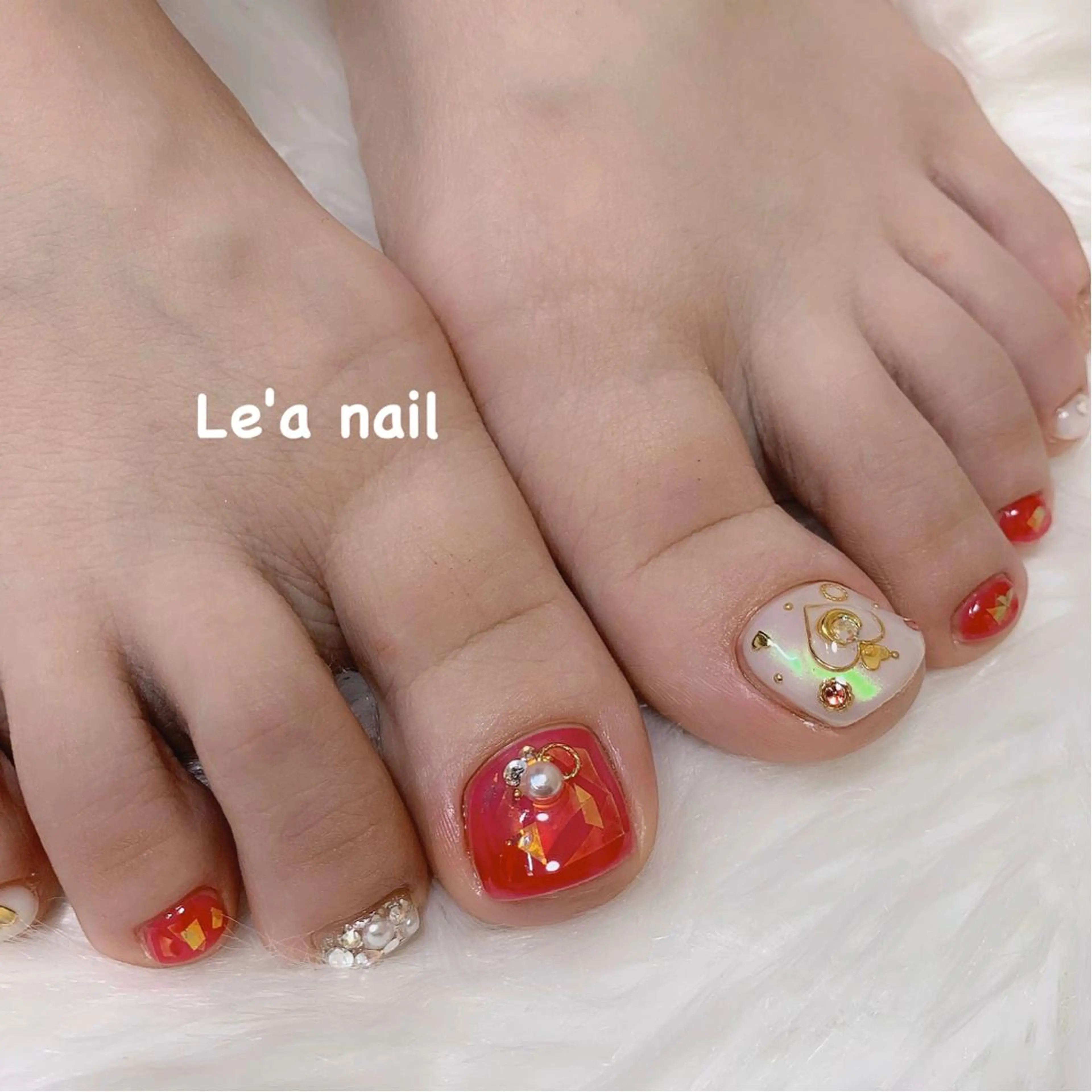 ネイル フットネイル キラキラネイル 'mm所属・'mm  (ミリ) ＭＡＮＡＭＩのネイルデザイン