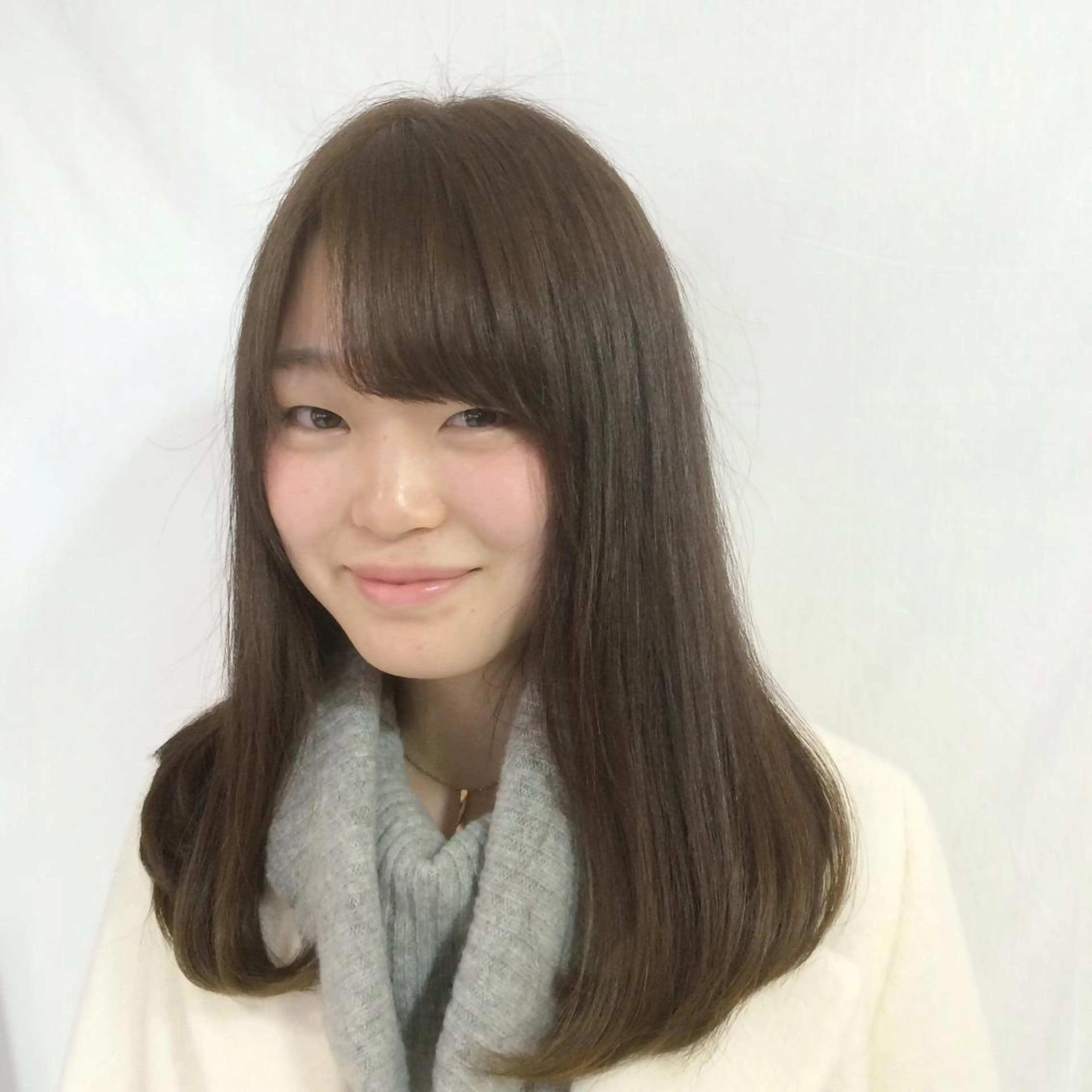 セミロング カラー アッシュ circus by KENJE 町田店のヘアスタイル