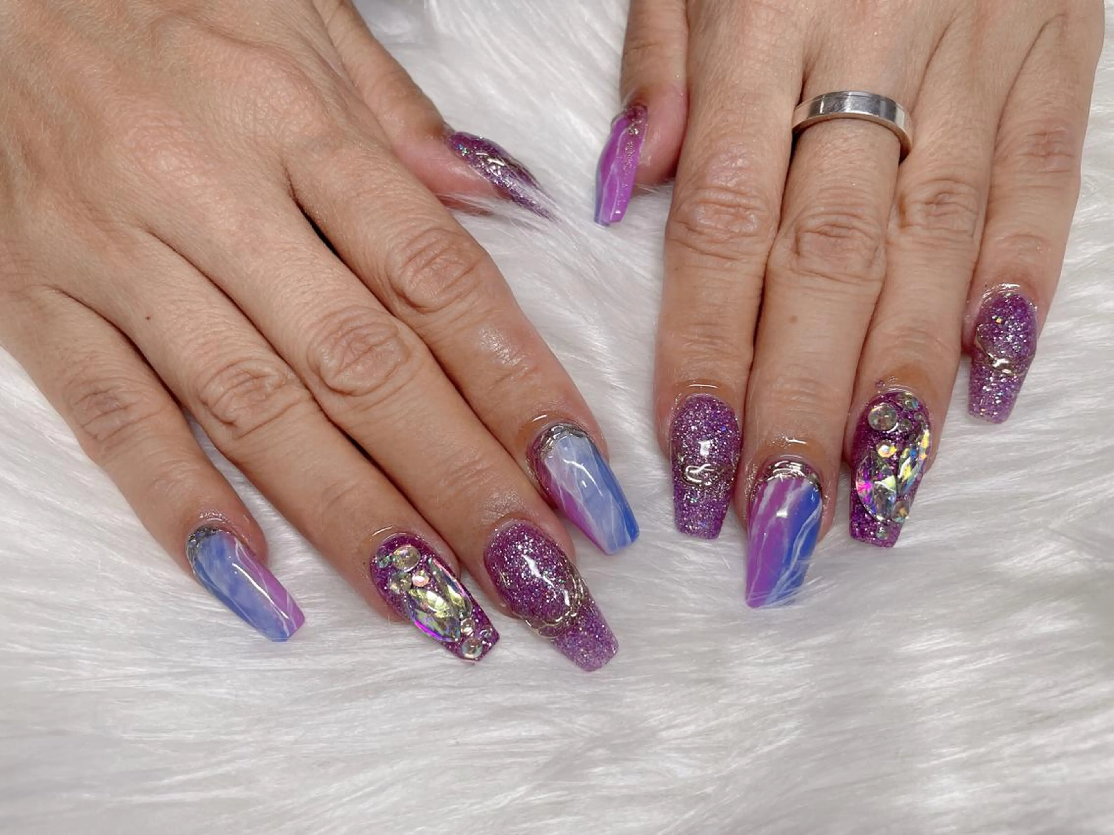 ミディアム ネイル 《LB》ラブリエ Nail&eyeのマツエク・マツパデザイン