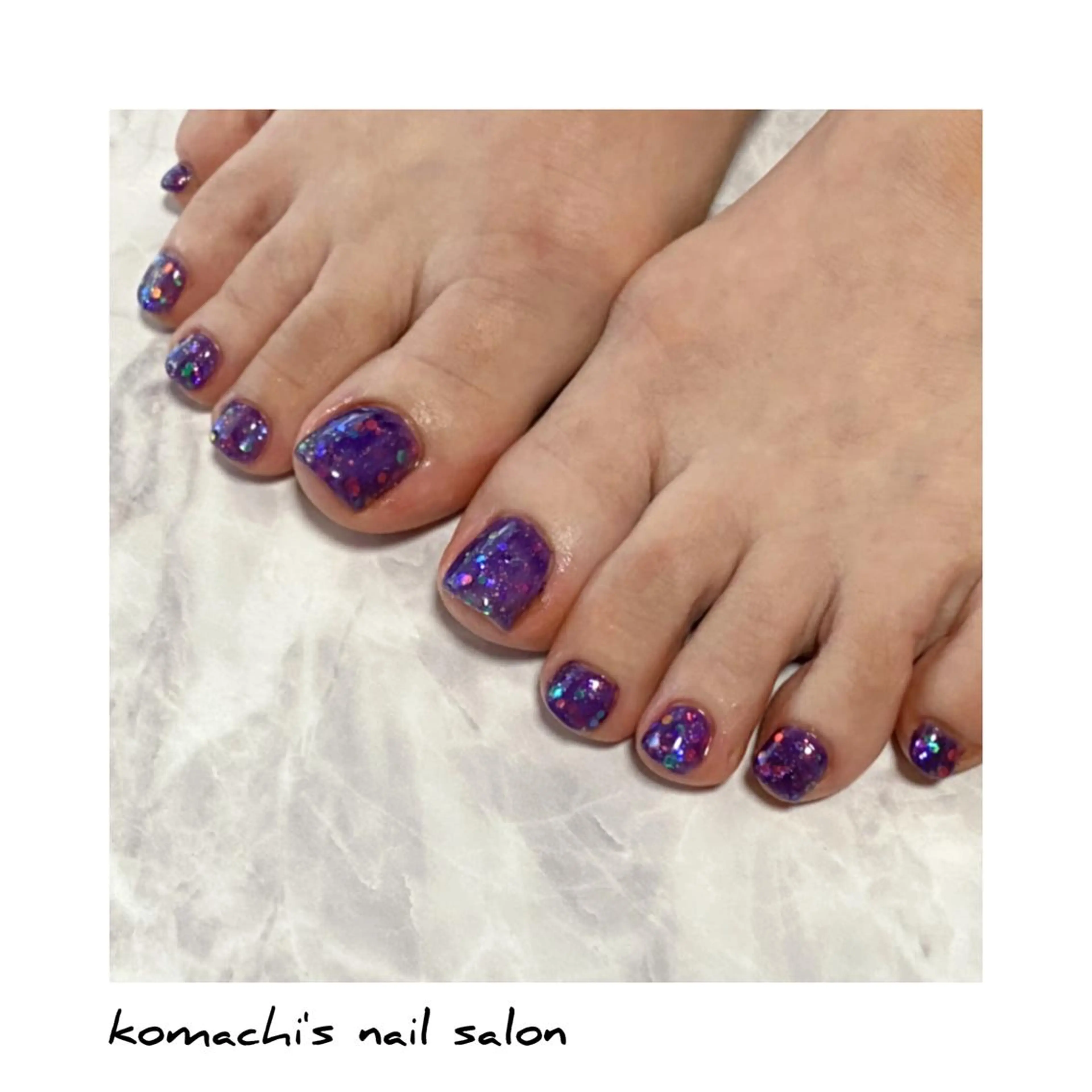 ネイル フットネイル ラメ(グリッター) ワンカラーネイル パープル フットネイル akita kazumiのネイルデザイン