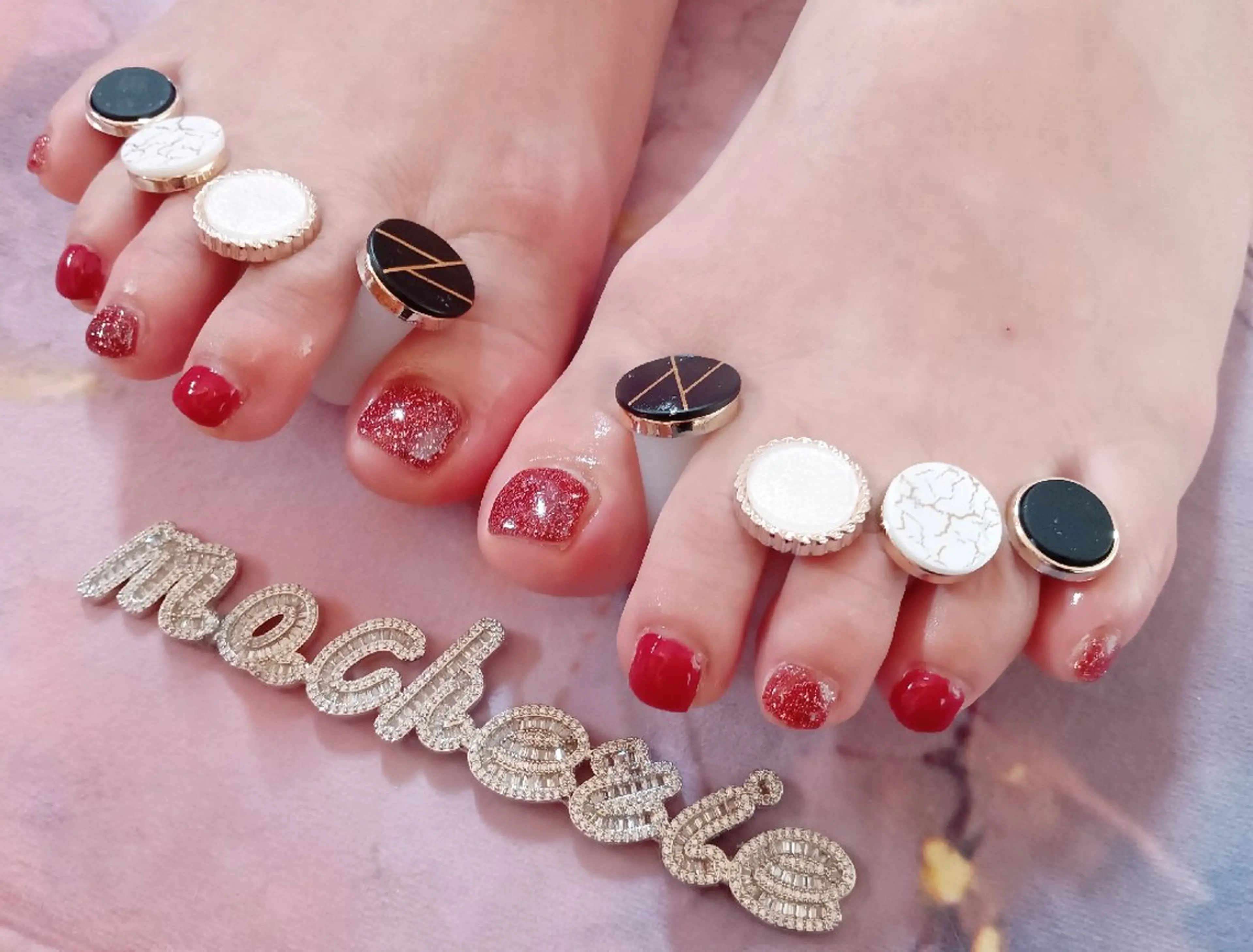 ネイル 赤色 フットネイル Nail Salon macherieのネイルデザイン