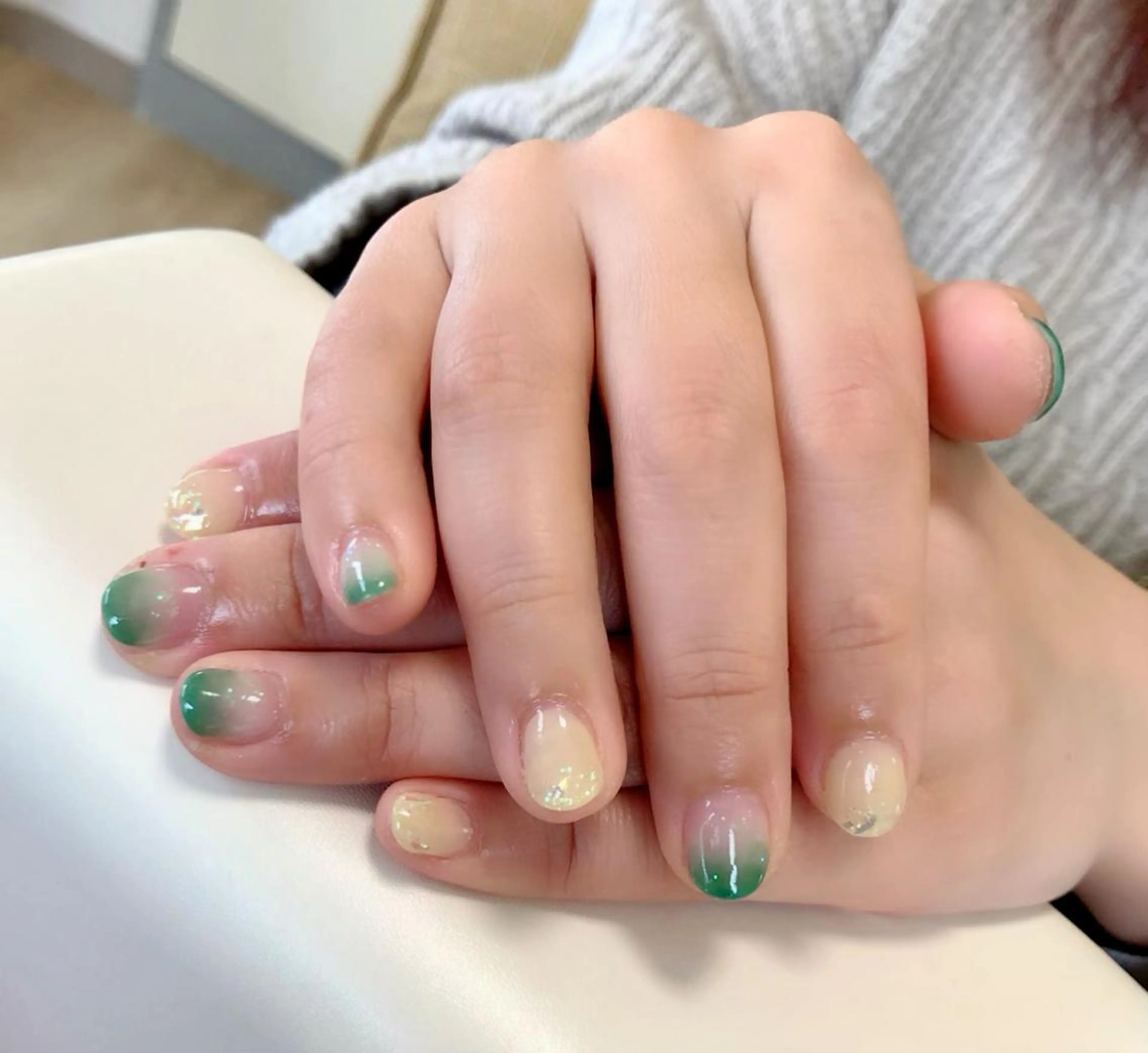 ネイル グラデーション グリーン ワンカラーネイル 黄色 meeho所属・salon *meehoのネイルデザイン