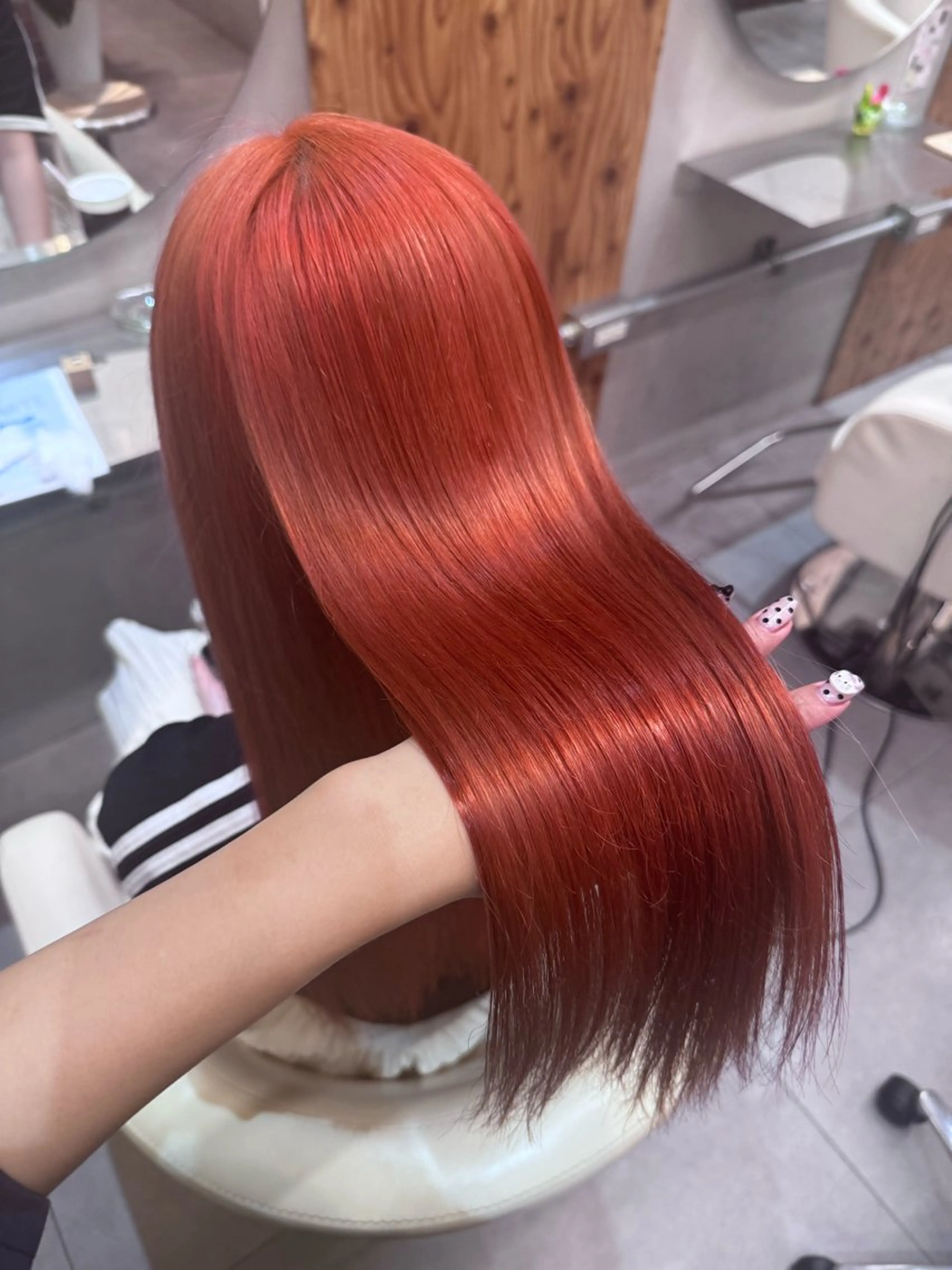 ロング カラー ブリーチ ダブルカラー ブリーチなしカラー ピンクカラー レッドカラー ヘアカラー ハイトーン縮毛/暖色 なーな🎀🤍のヘアスタイル