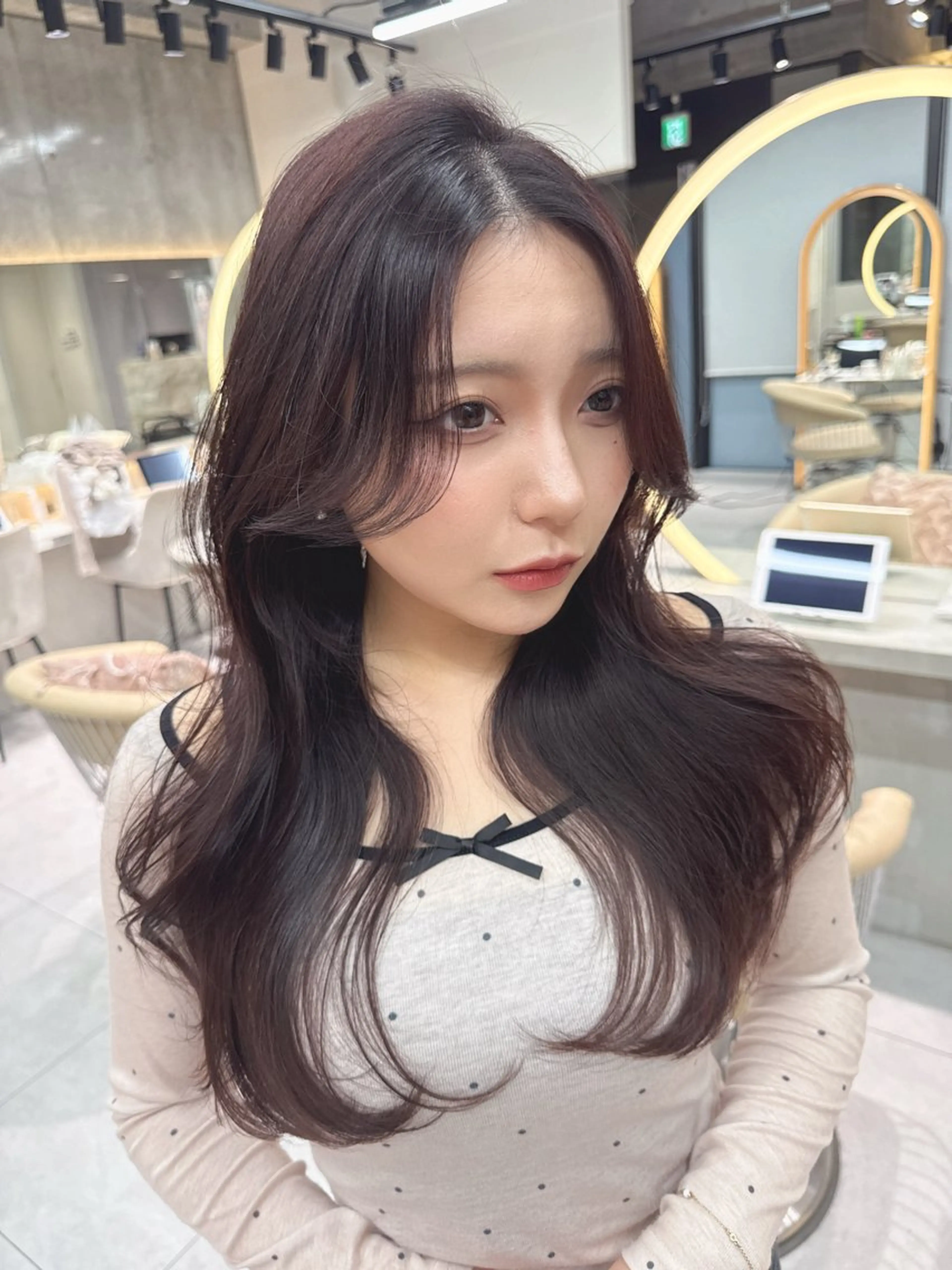 ロング カラー カット ヘアカラー トリートメント shion 透明感カラーのヘアスタイル