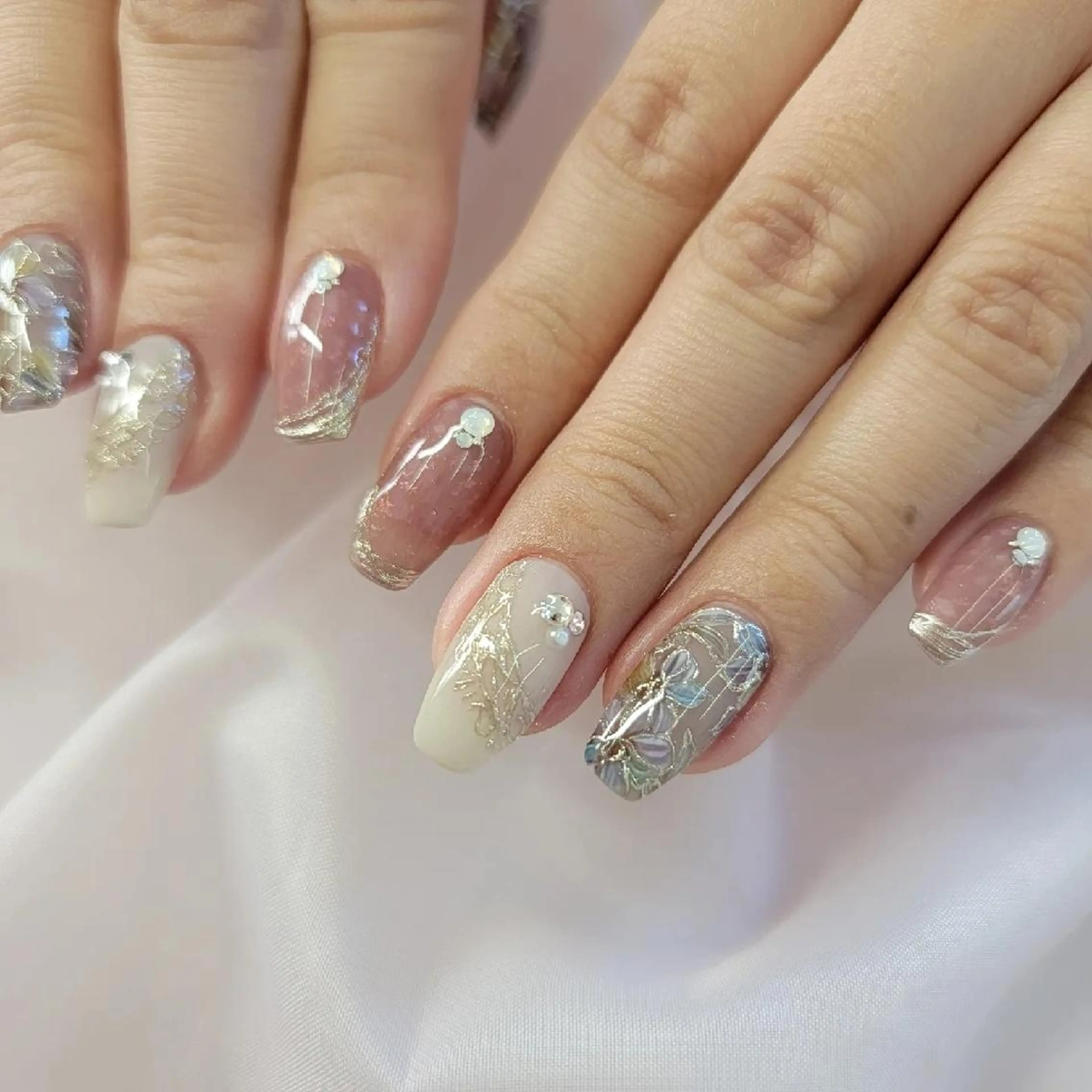 ネイル ブライダルネイル ハンドネイル みよし市 nail salon*pomnal.co所属・Shimada Harukaのネイルデザイン