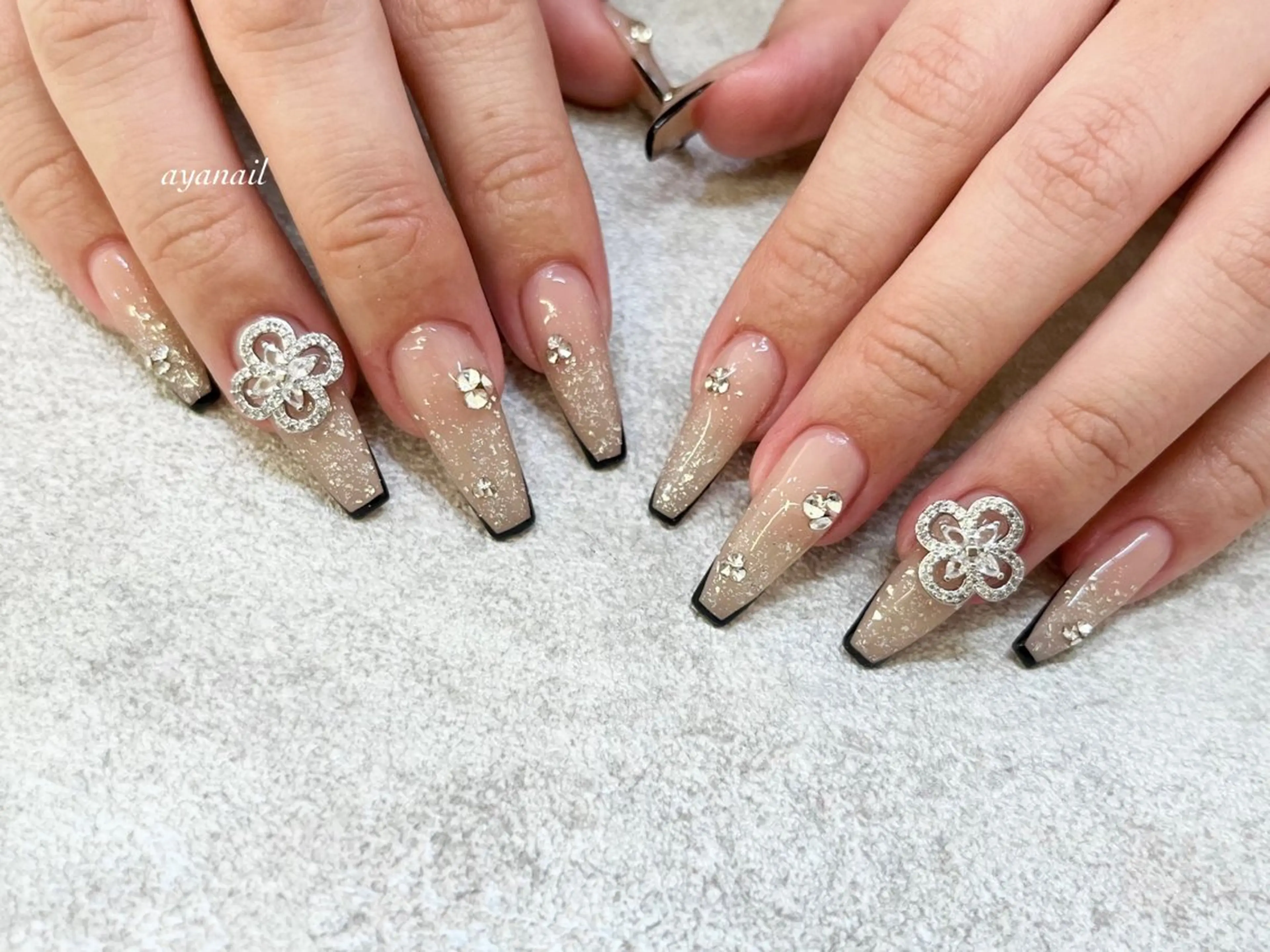 ネイル ワンホンネイル Roi〈ロワ〉 ayanaのネイルデザイン